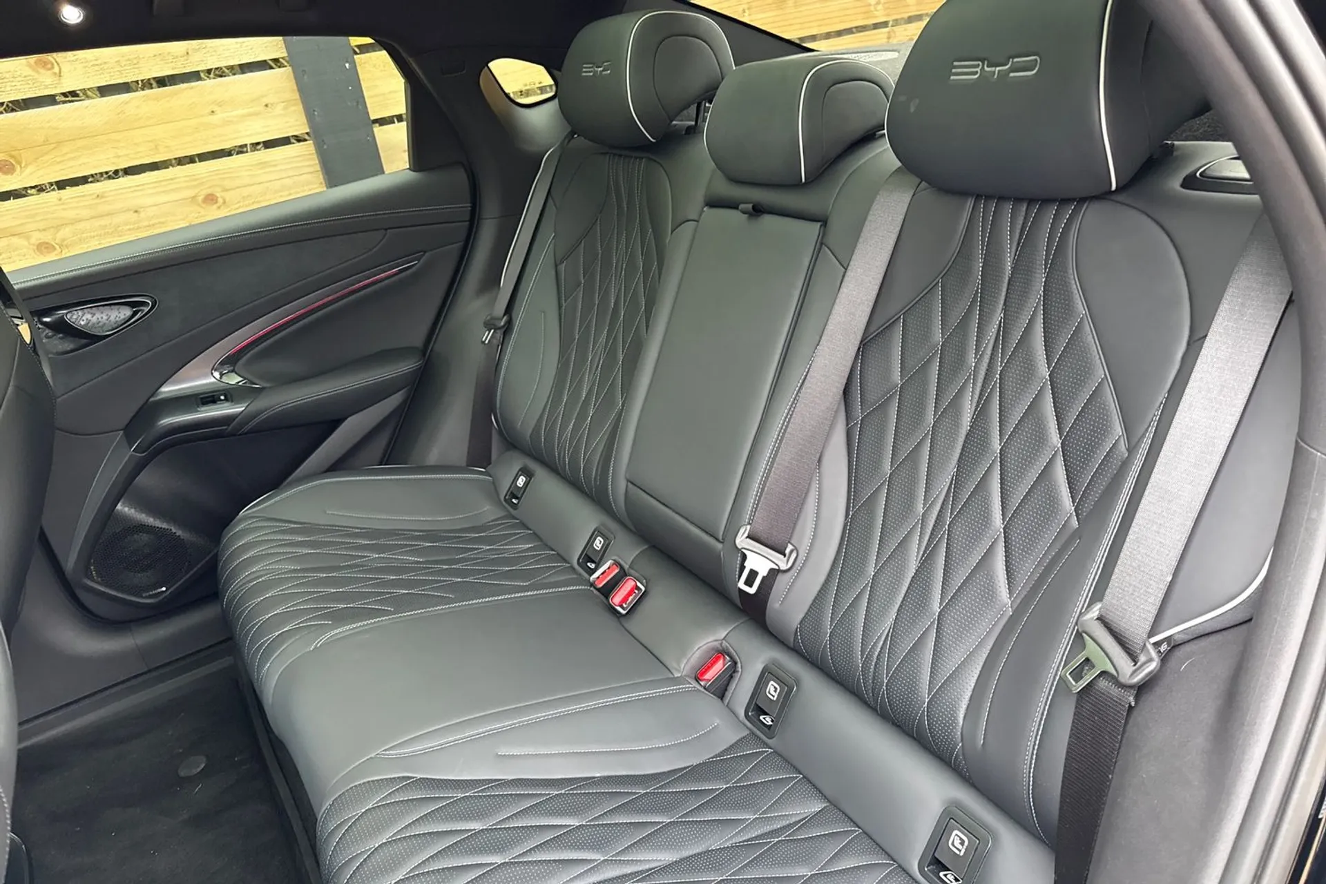 BYD SEAL thumbnail image number 31