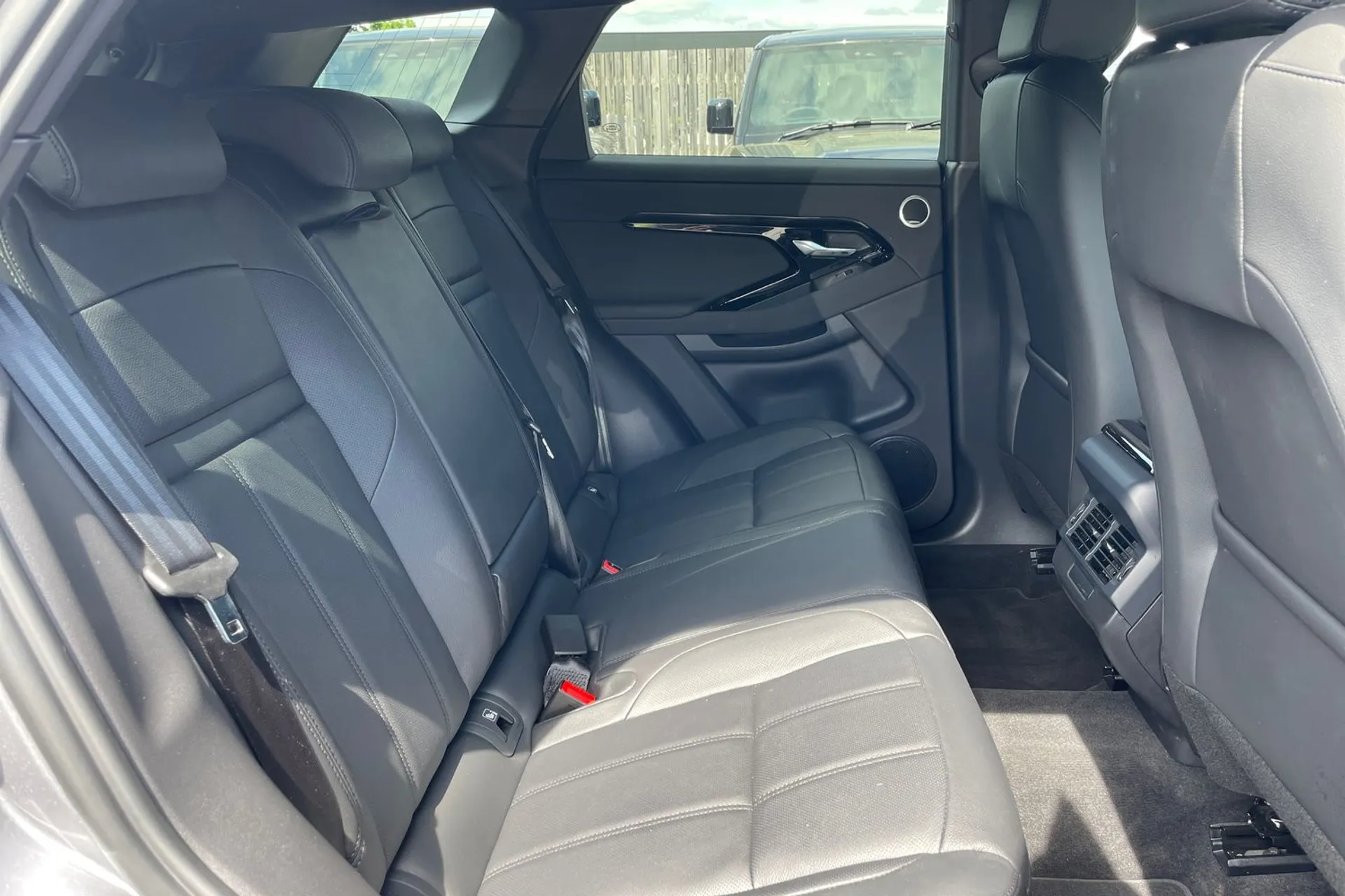 LAND ROVER RANGE ROVER EVOQUE thumbnail image number 36