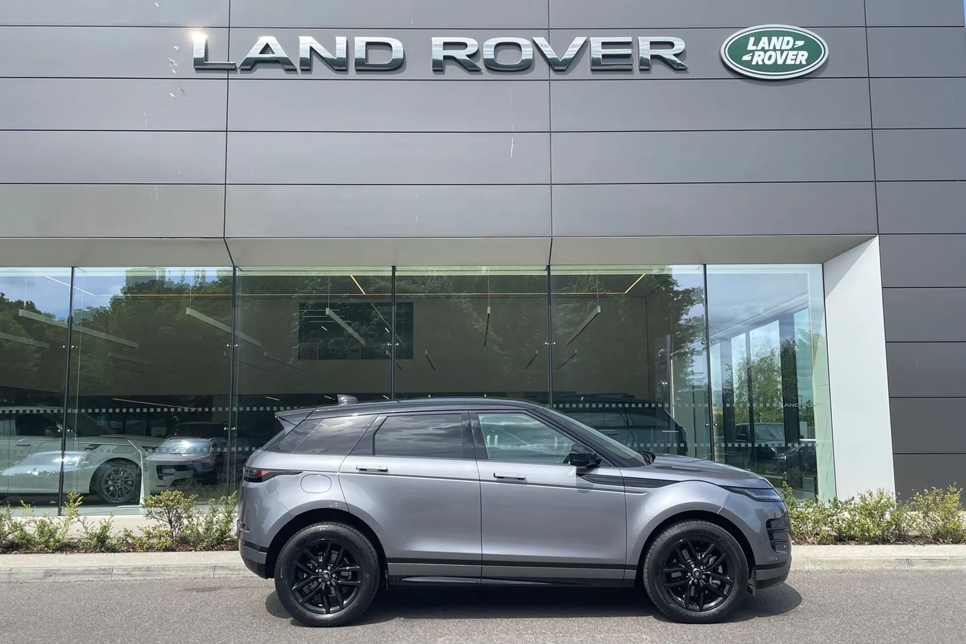 LAND ROVER RANGE ROVER EVOQUE thumbnail image number 2