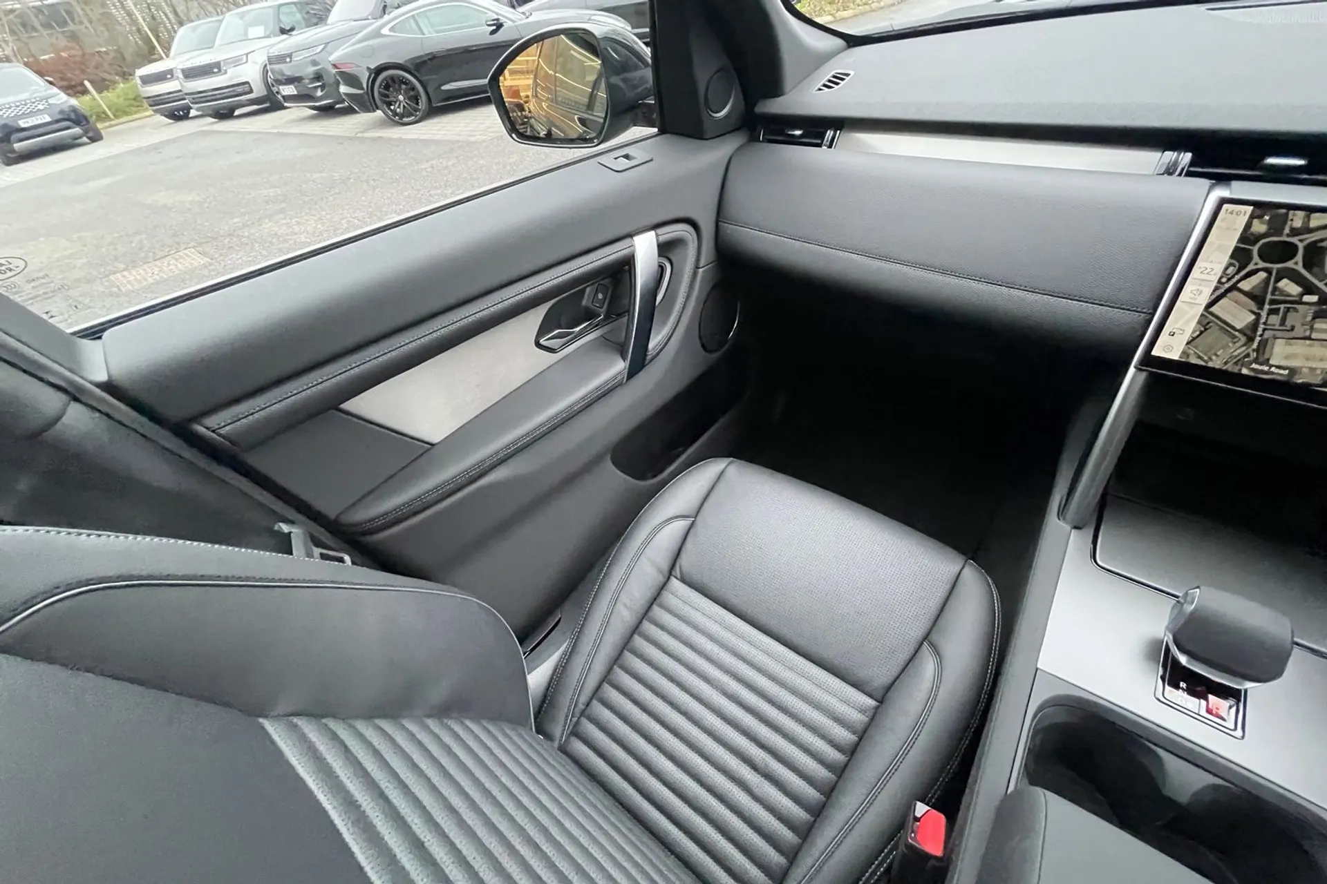 LAND ROVER DISCOVERY SPORT thumbnail image number 13