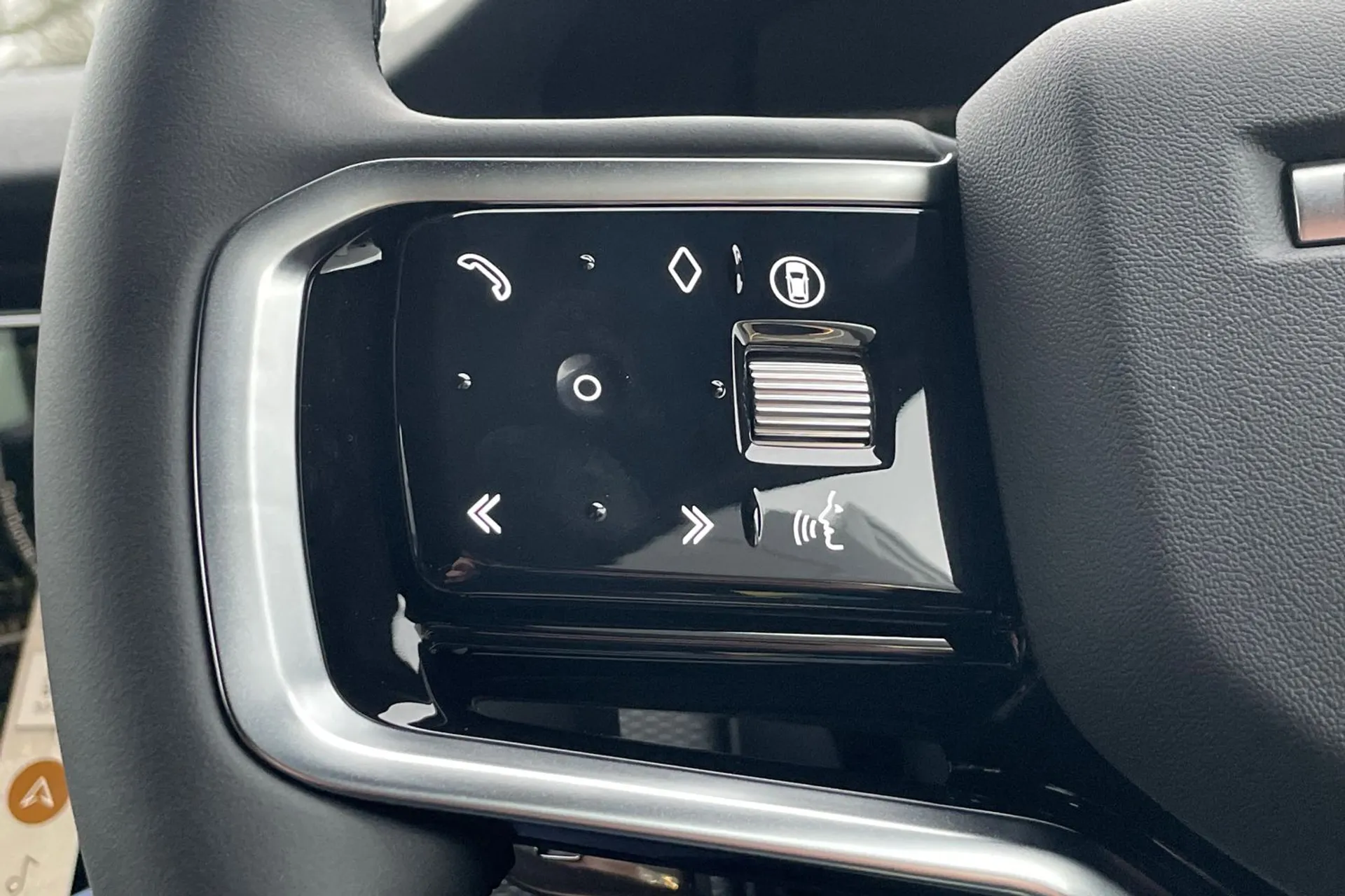 LAND ROVER DISCOVERY SPORT thumbnail image number 24