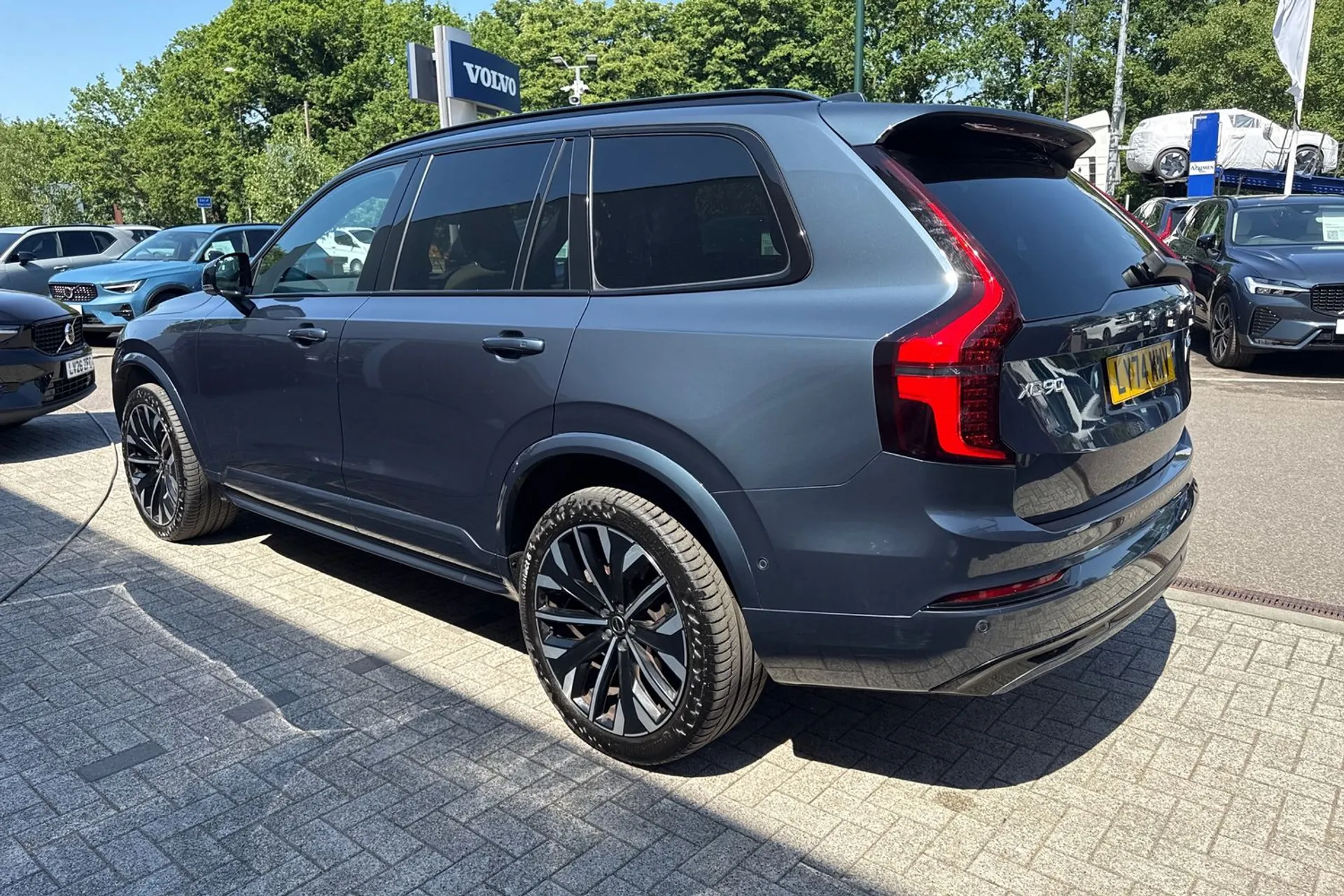 Volvo XC90 thumbnail image number 12