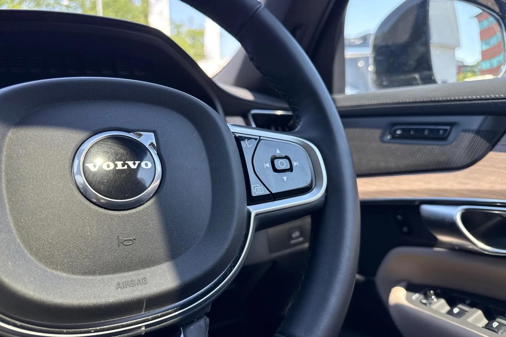 Volvo XC90 thumbnail image number 41