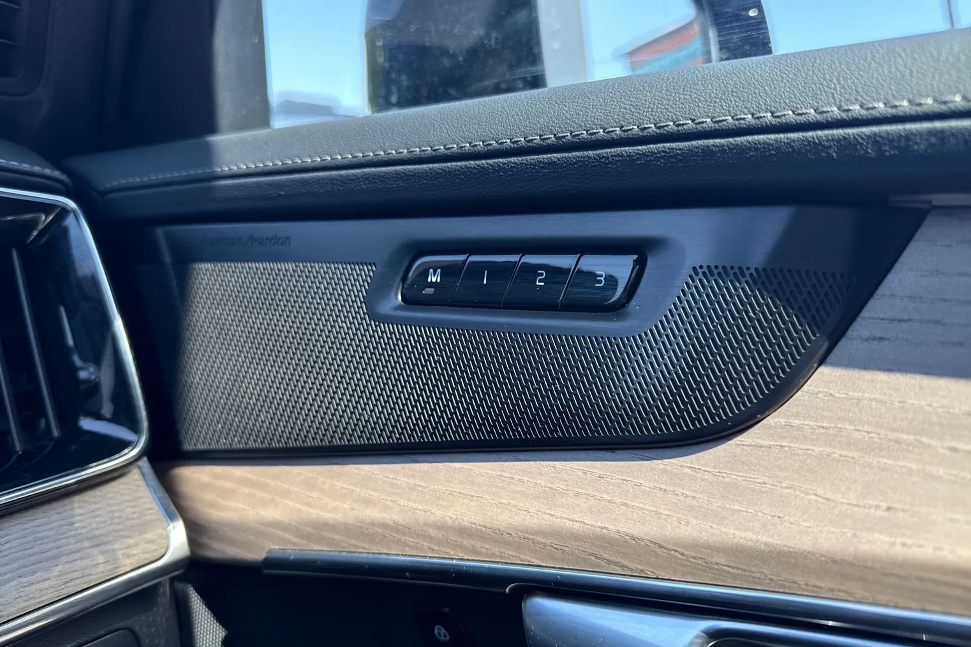 Volvo XC90 thumbnail image number 45