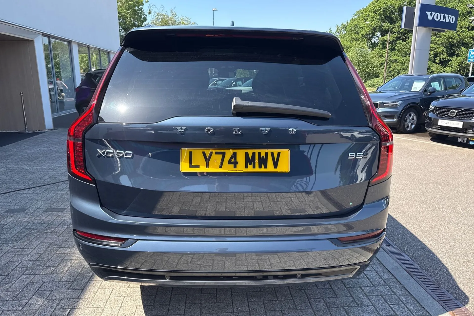 Volvo XC90 thumbnail image number 11