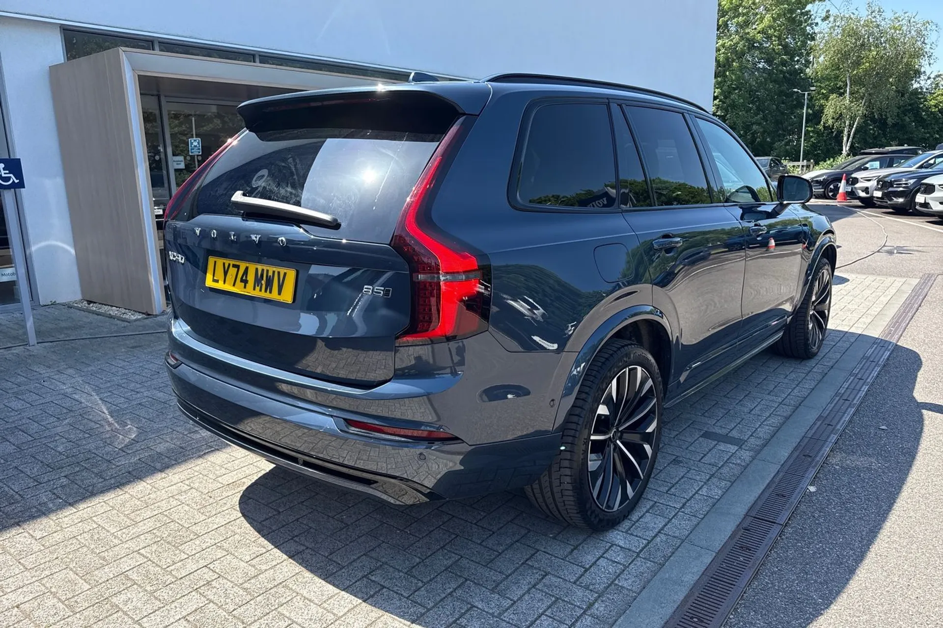 Volvo XC90 thumbnail image number 10