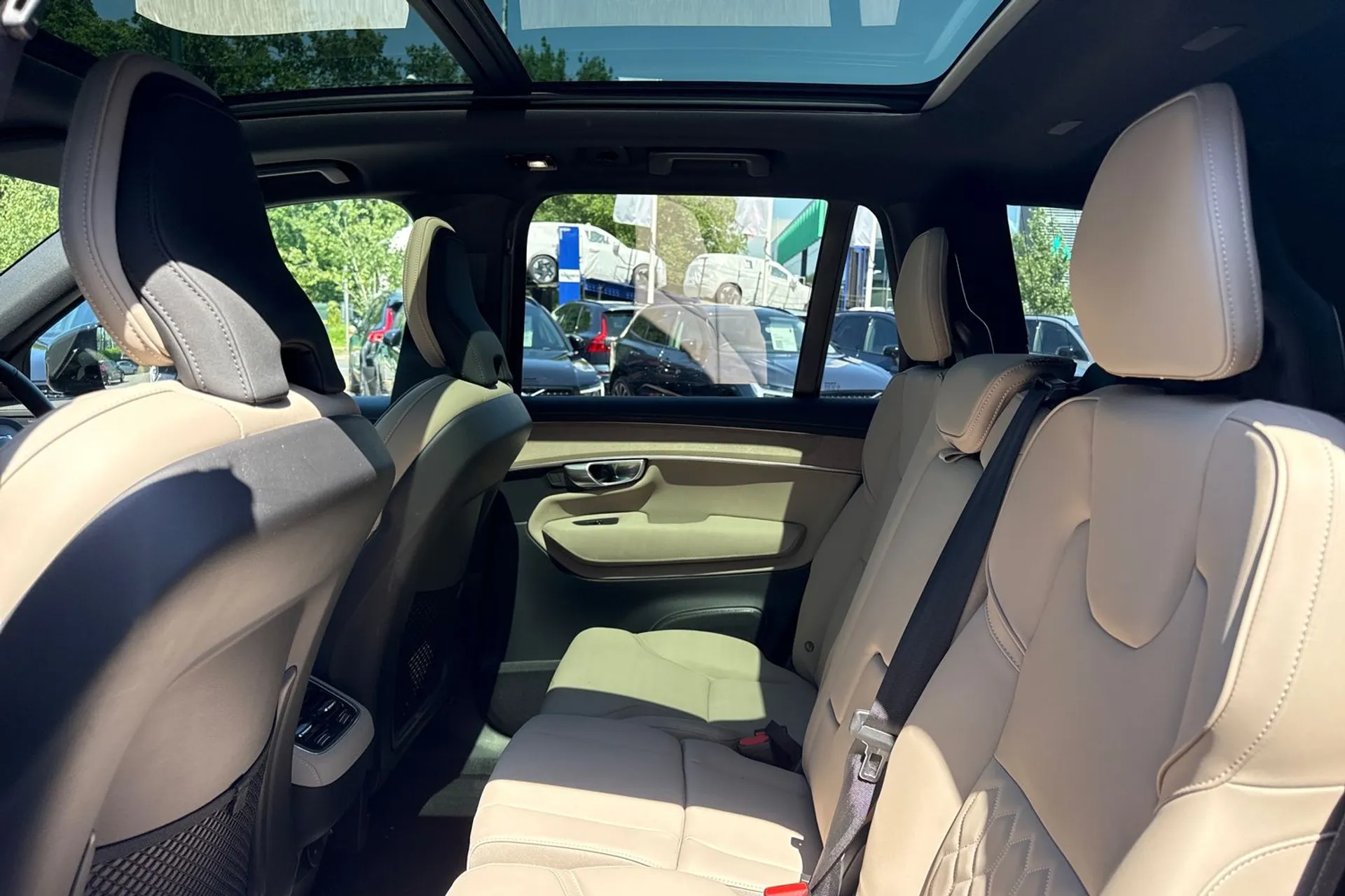 Volvo XC90 thumbnail image number 34