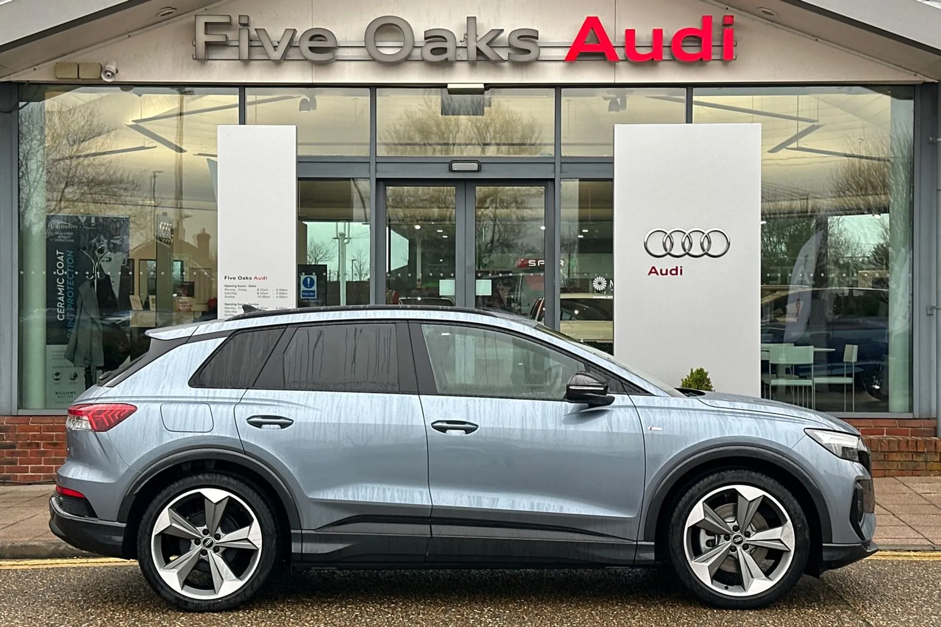 Audi Q4 thumbnail image number 2