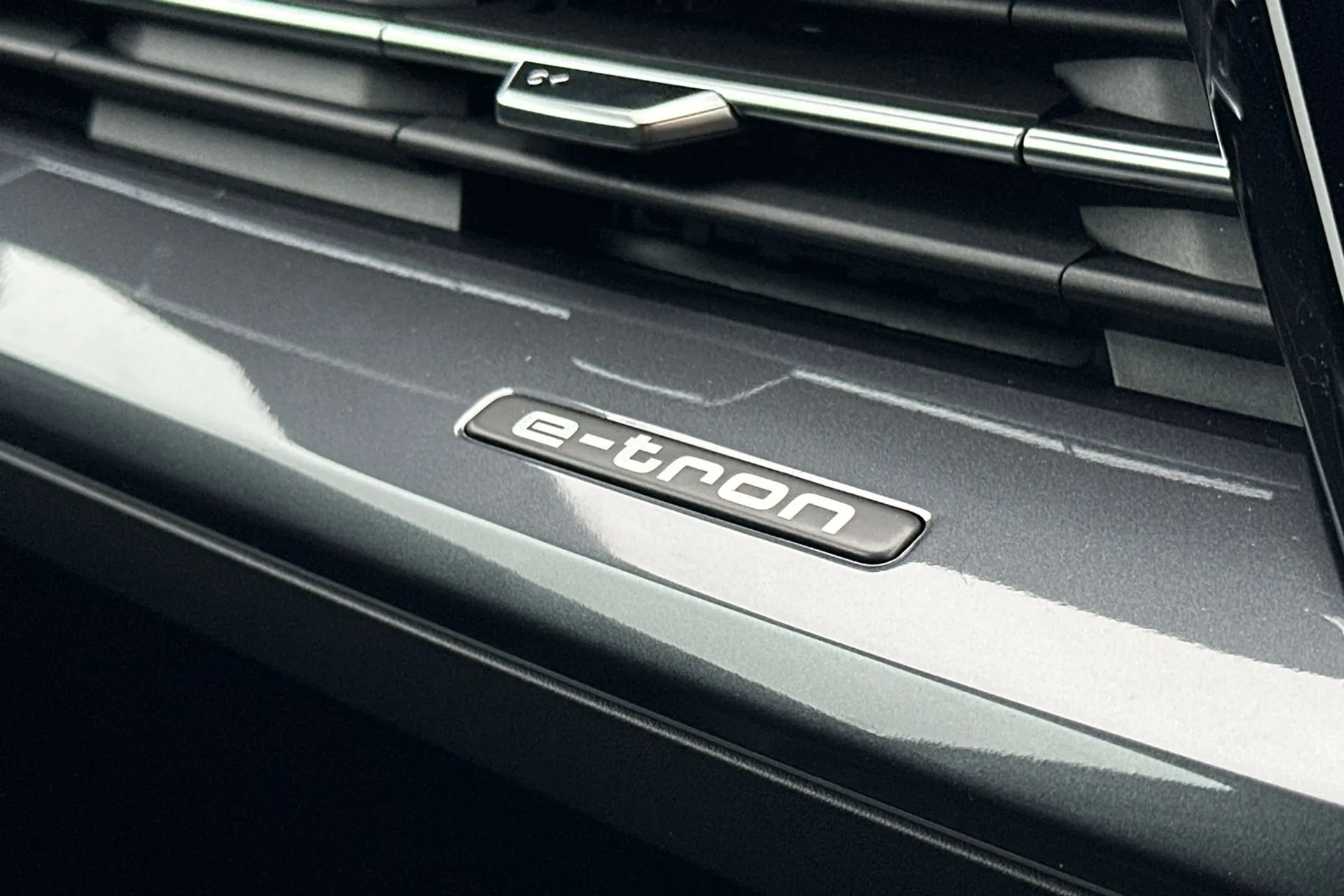 Audi Q4 thumbnail image number 42