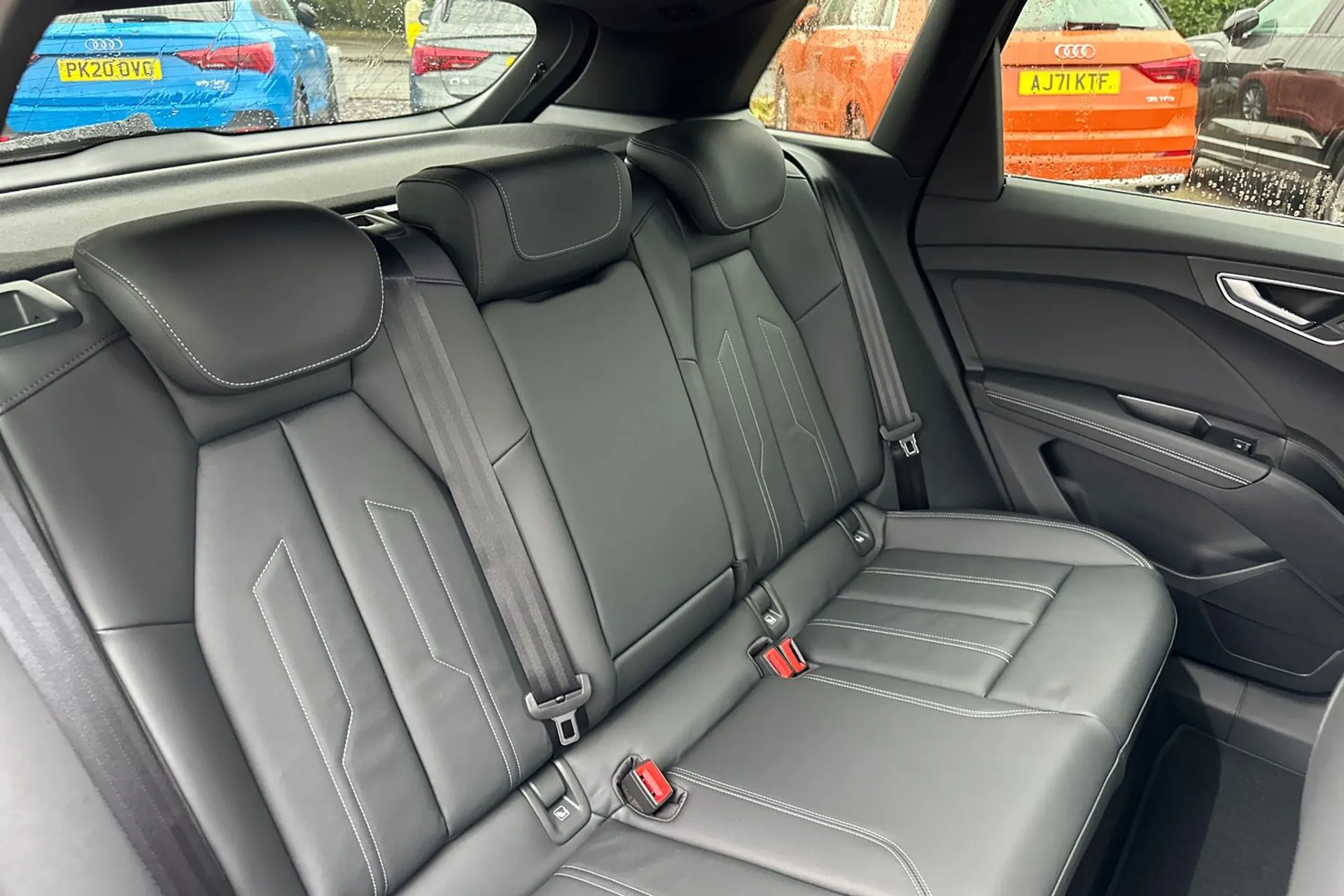 Audi Q4 thumbnail image number 28