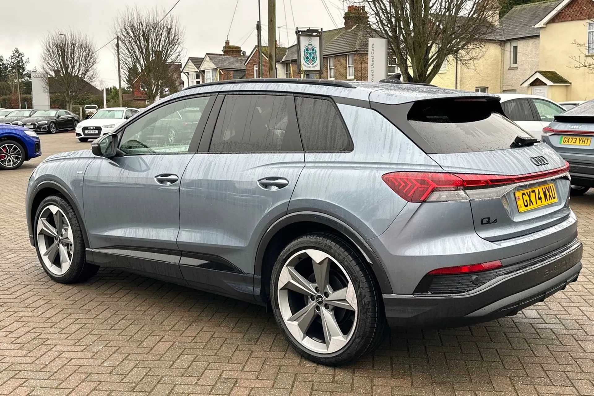 Audi Q4 thumbnail image number 6