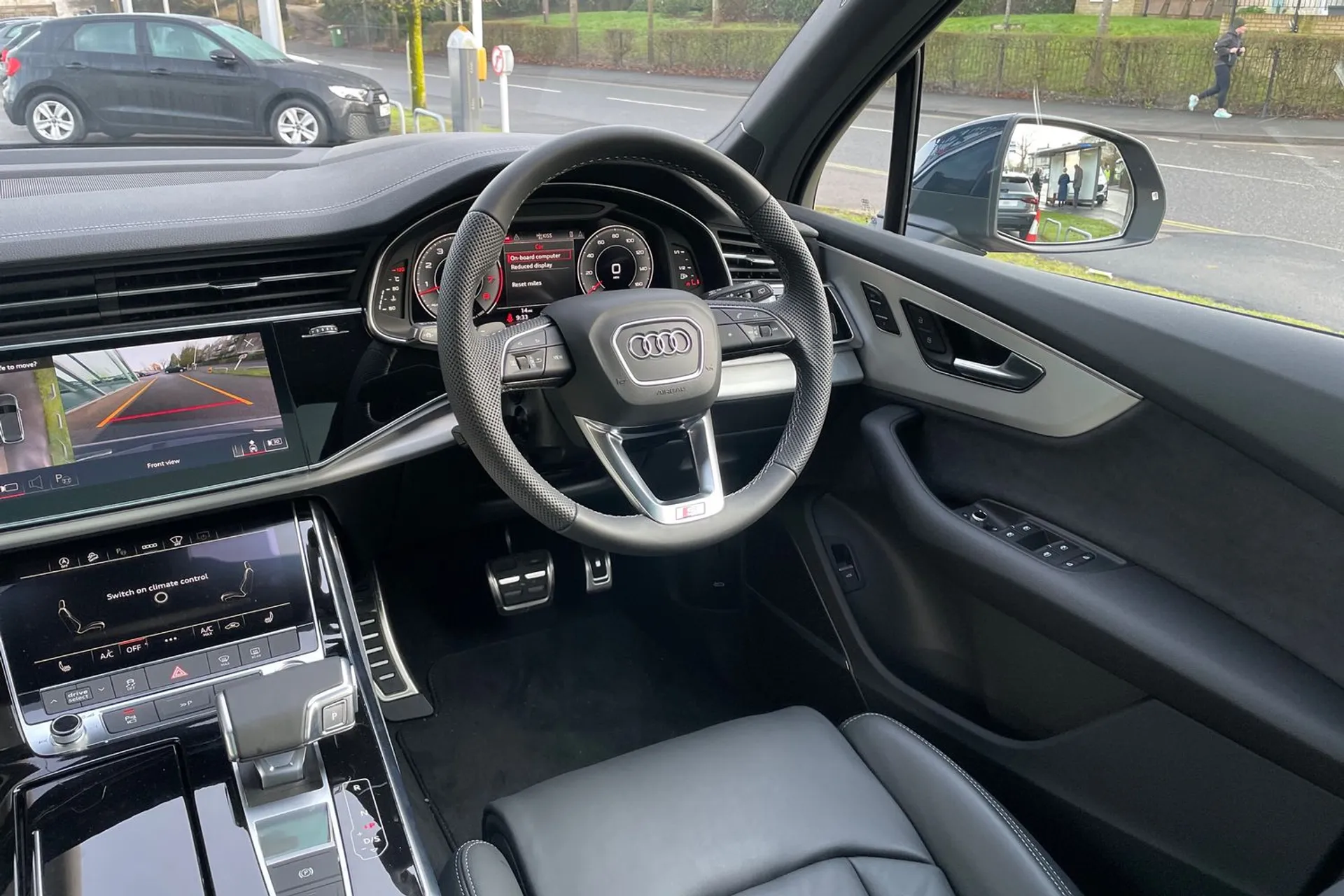 Audi Q7 thumbnail image number 31
