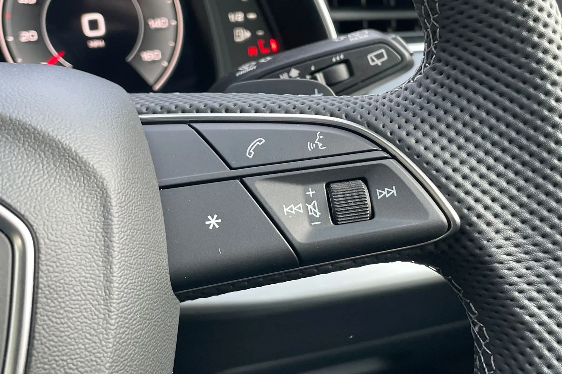 Audi Q7 thumbnail image number 35
