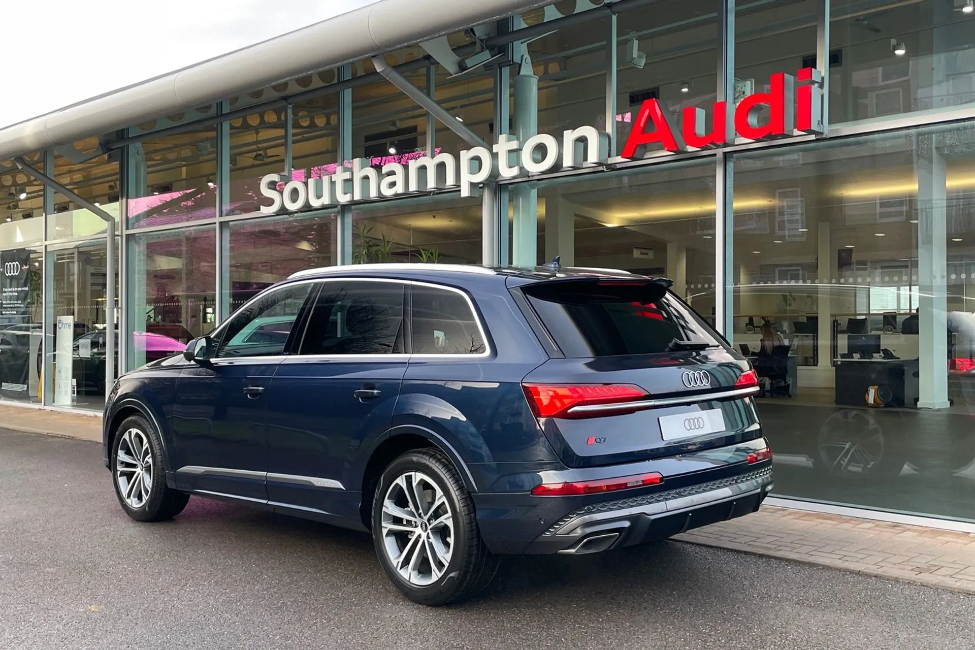Audi Q7 thumbnail image number 7