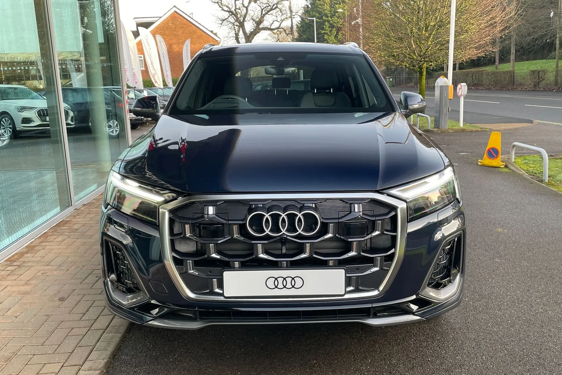 Audi Q7 thumbnail image number 10
