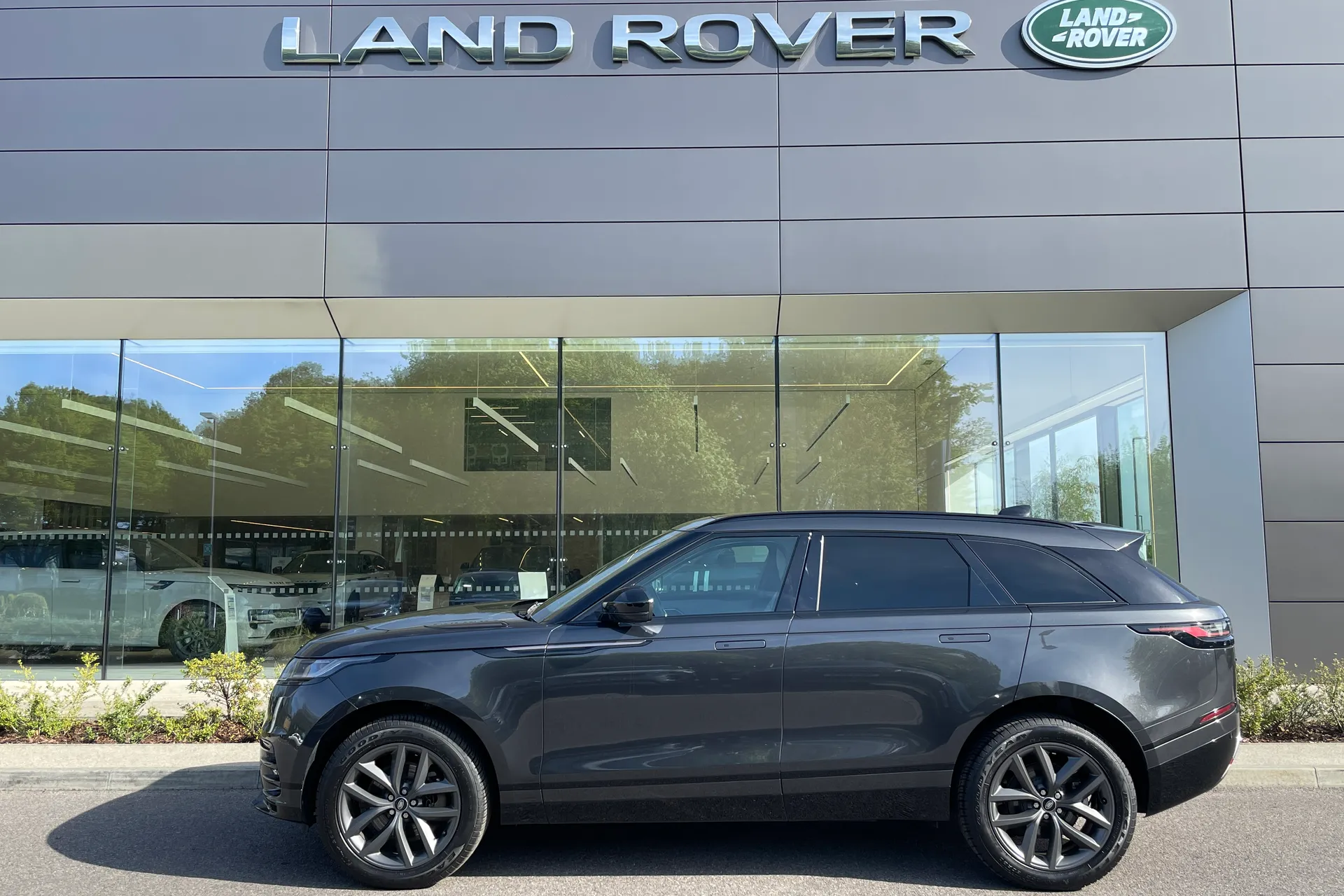 LAND ROVER RANGE ROVER VELAR thumbnail image number 7