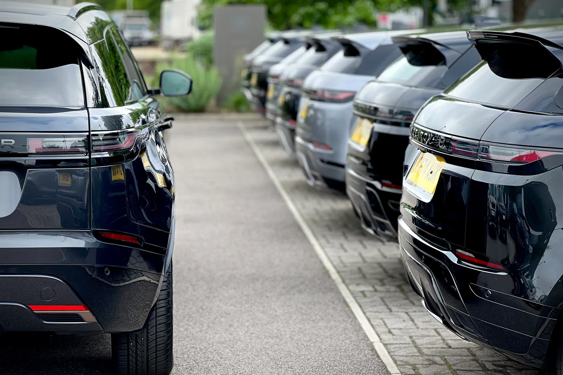 LAND ROVER RANGE ROVER VELAR thumbnail image number 17
