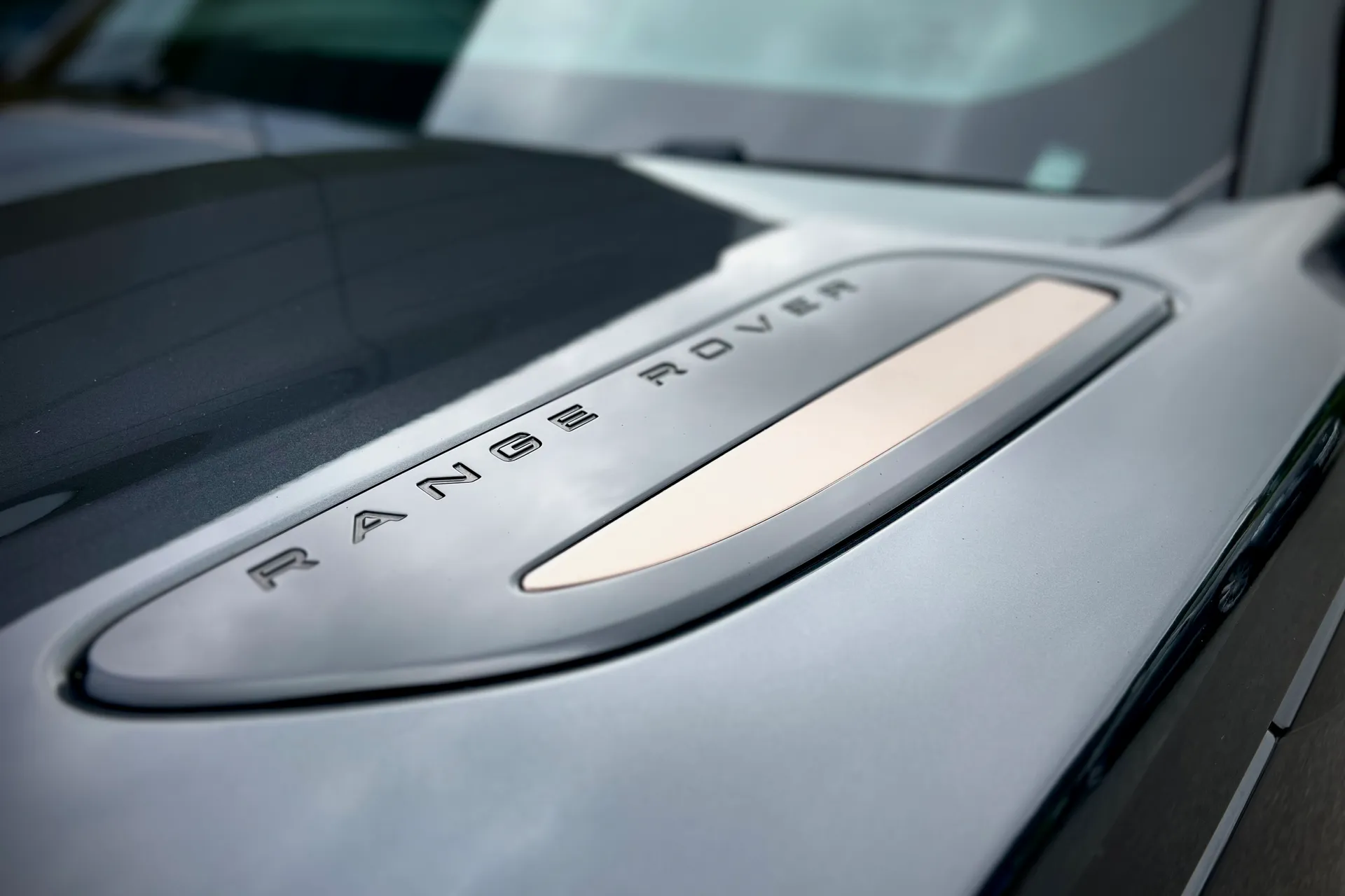 LAND ROVER RANGE ROVER VELAR thumbnail image number 10