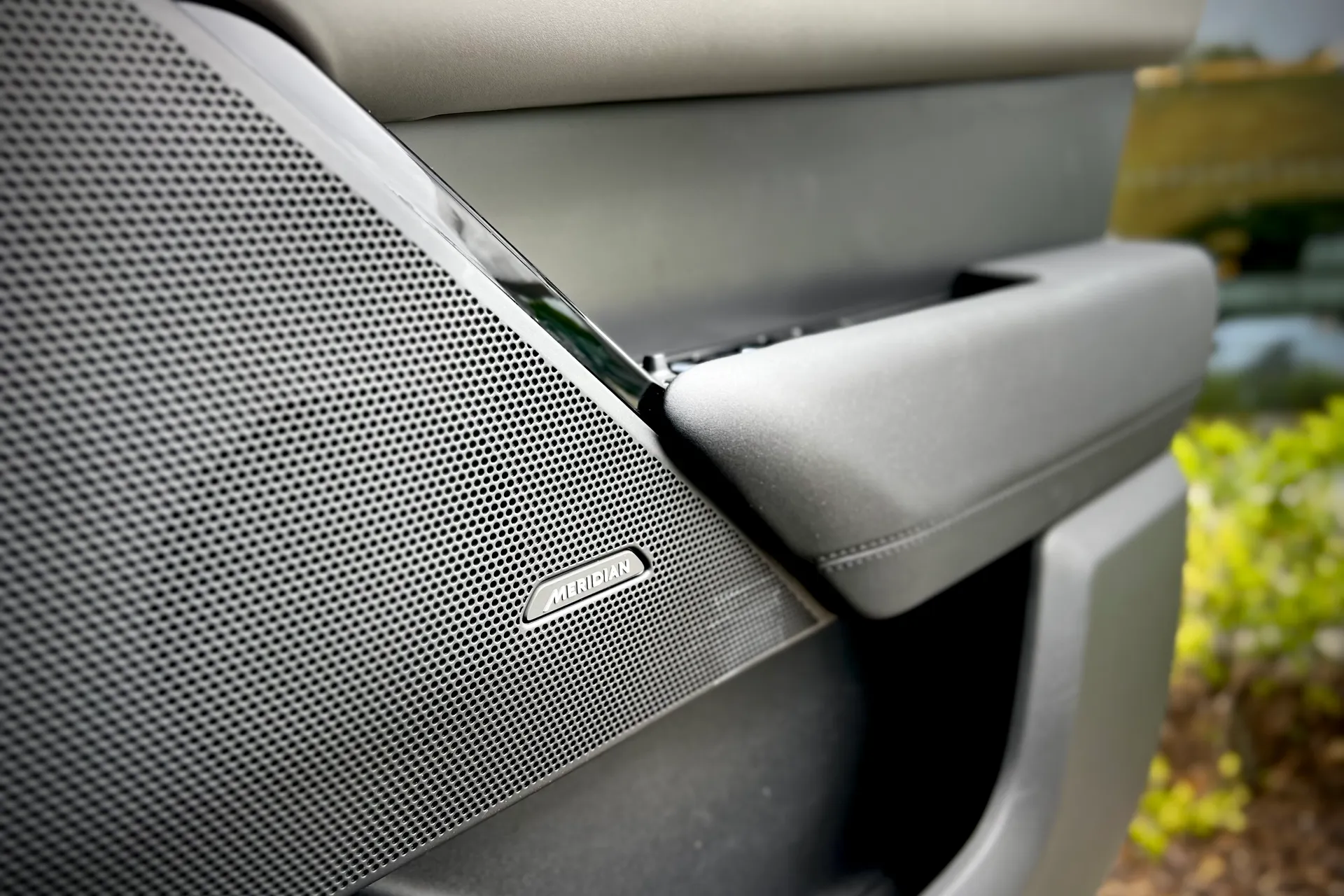 LAND ROVER RANGE ROVER VELAR thumbnail image number 65