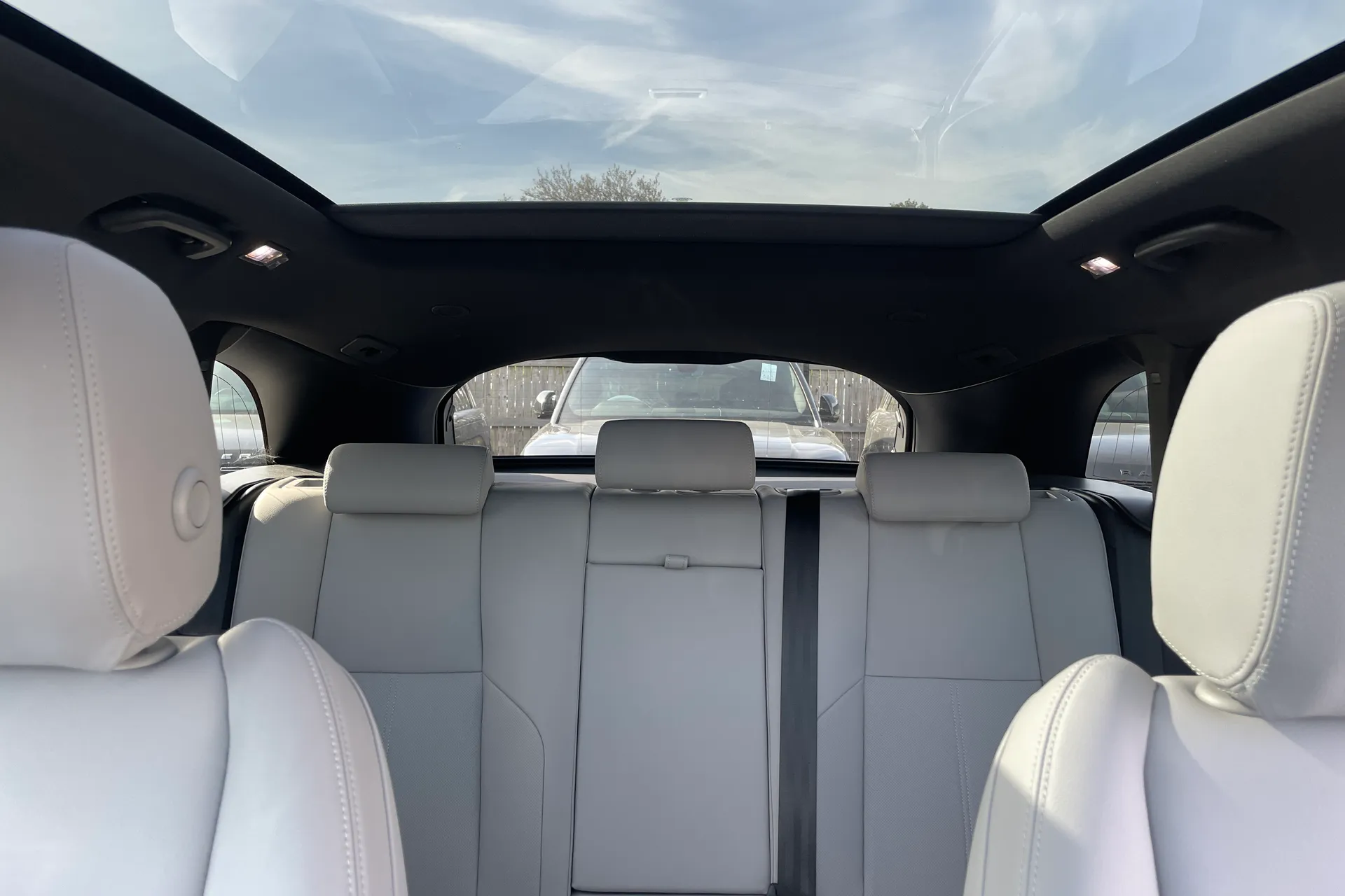 LAND ROVER RANGE ROVER VELAR thumbnail image number 44