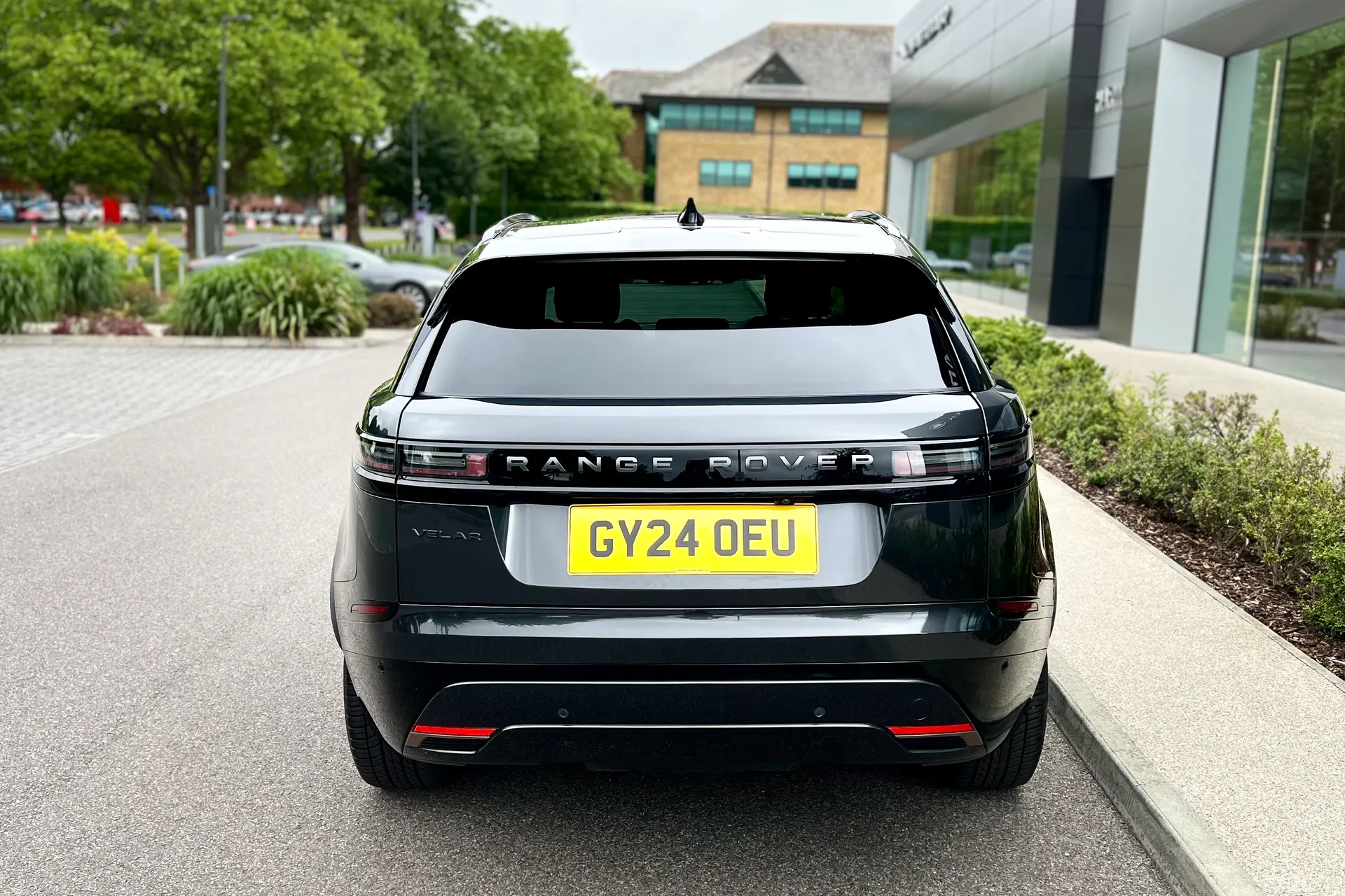 LAND ROVER RANGE ROVER VELAR thumbnail image number 18