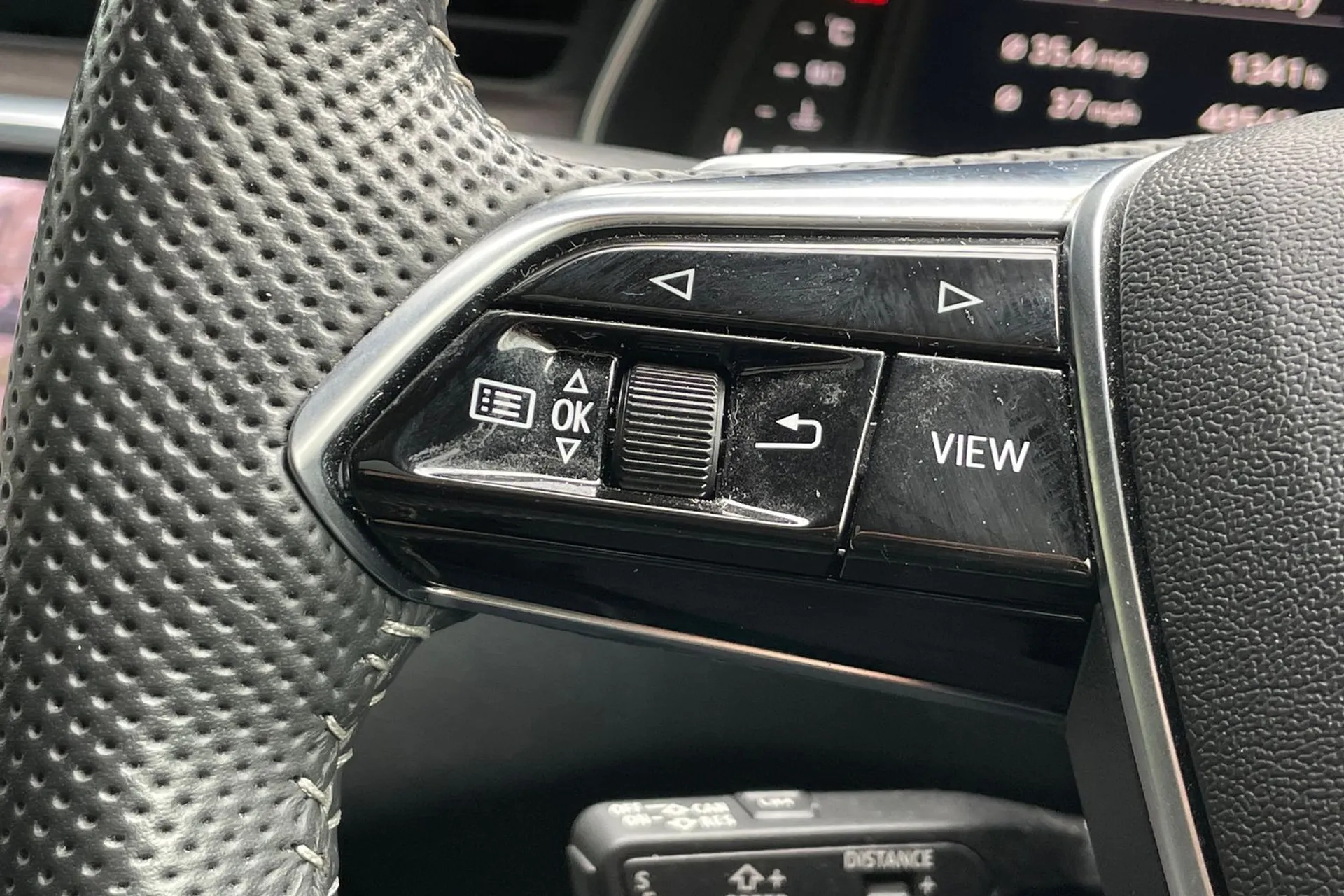 Audi A6 thumbnail image number 35