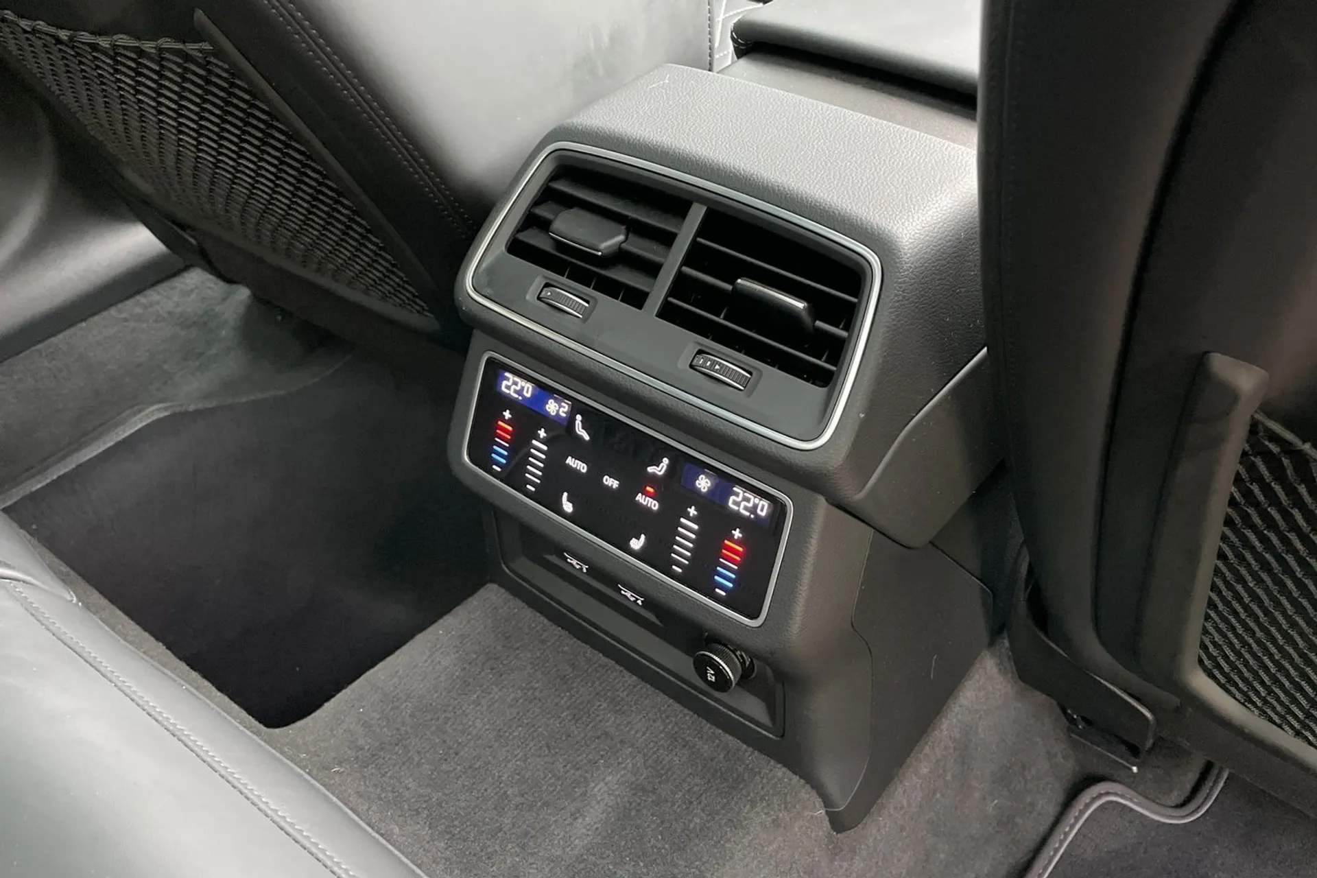 Audi A6 thumbnail image number 45