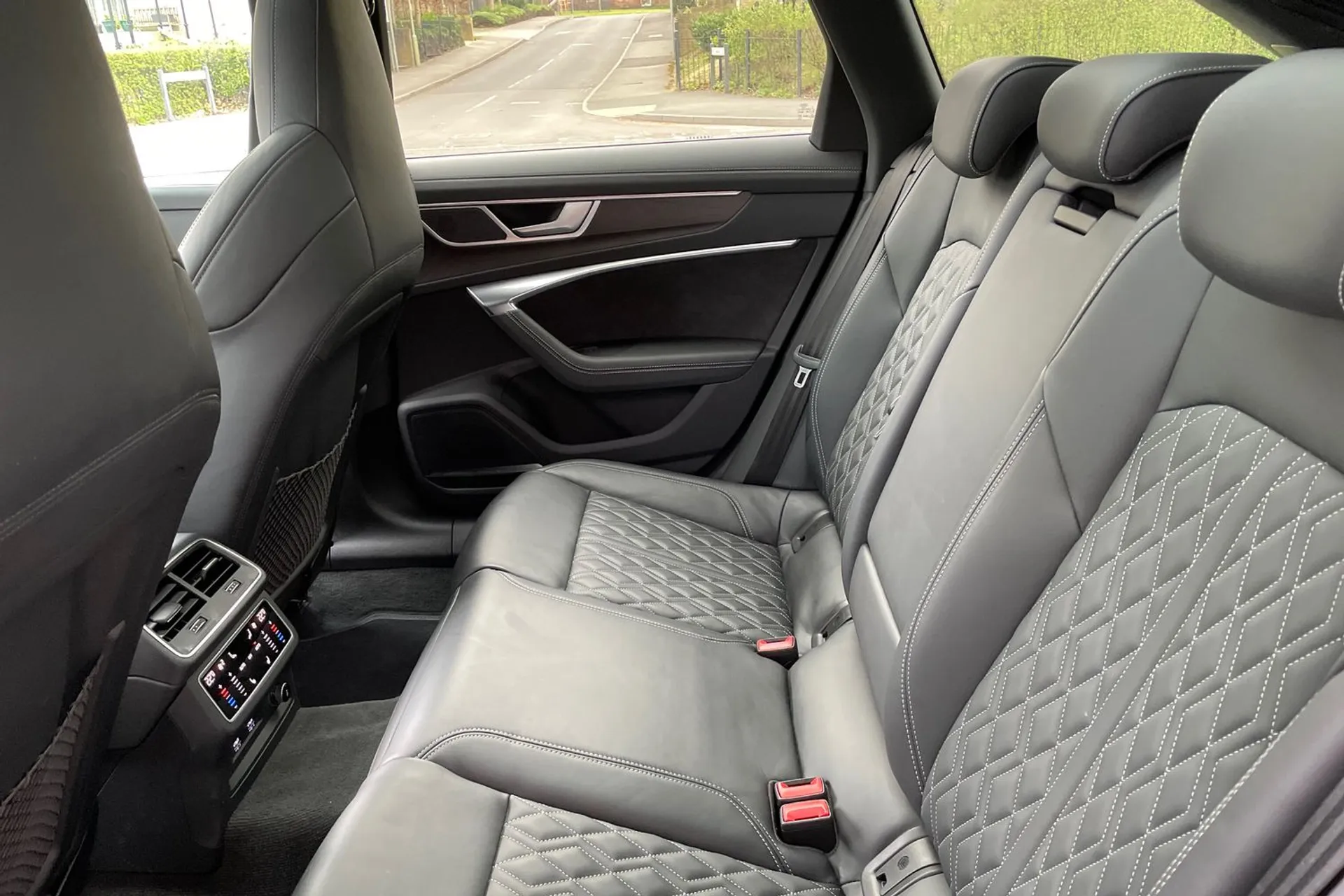 Audi A6 thumbnail image number 29