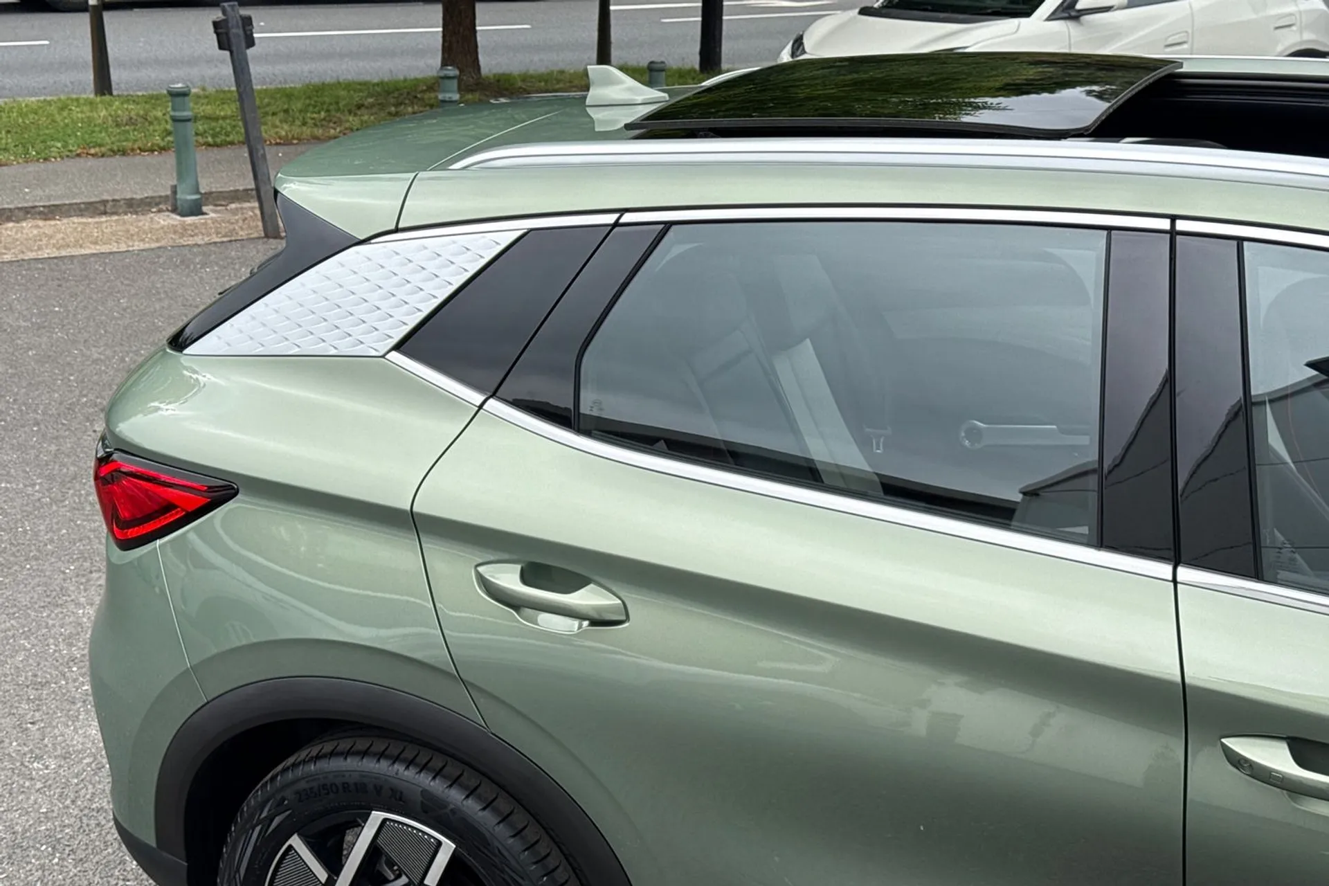 BYD ATTO 3 thumbnail image number 28