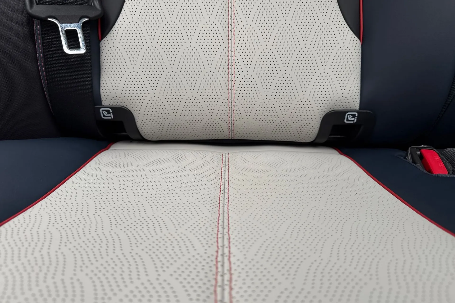 BYD ATTO 3 thumbnail image number 32
