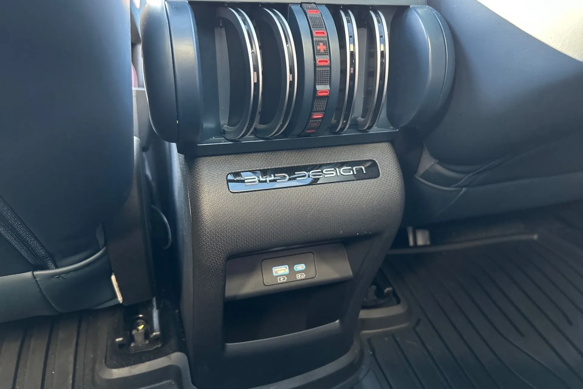 BYD ATTO 3 thumbnail image number 33