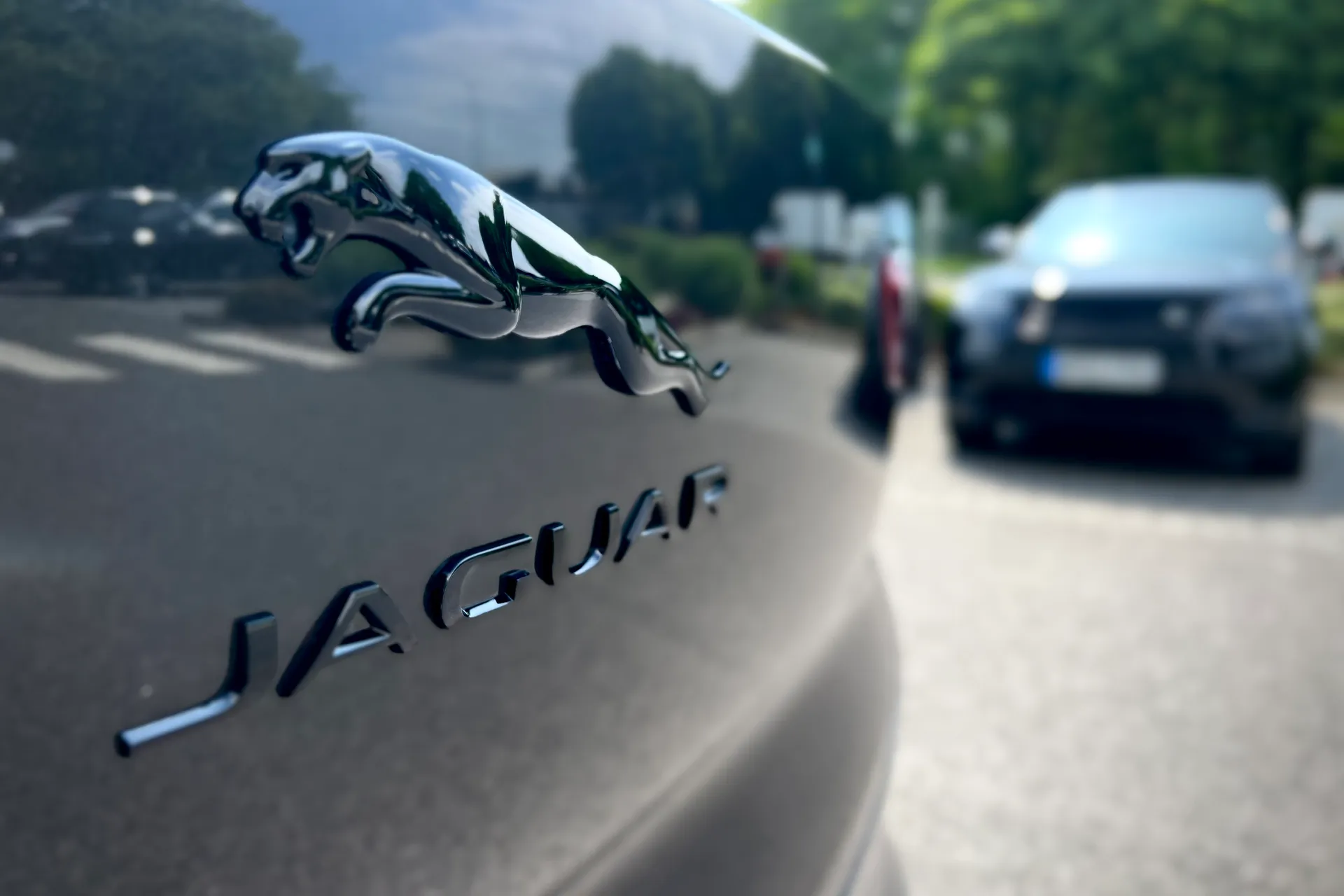 Jaguar I-PACE thumbnail image number 18