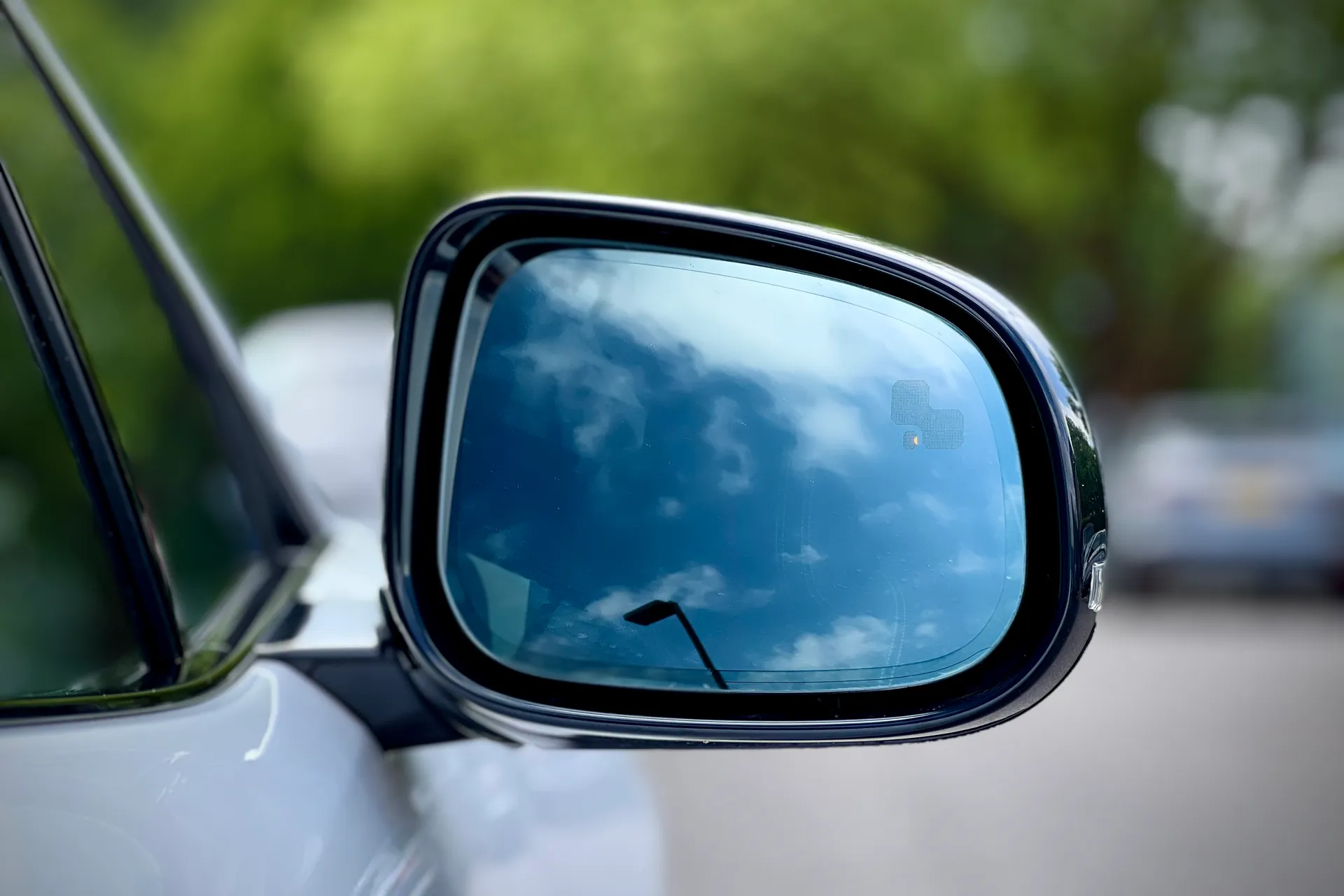 Jaguar I-PACE thumbnail image number 14