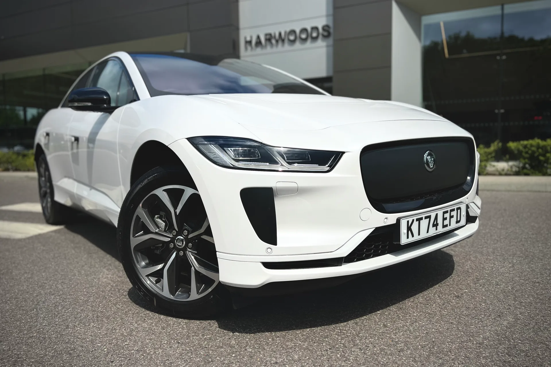 Jaguar I-PACE thumbnail image number 10