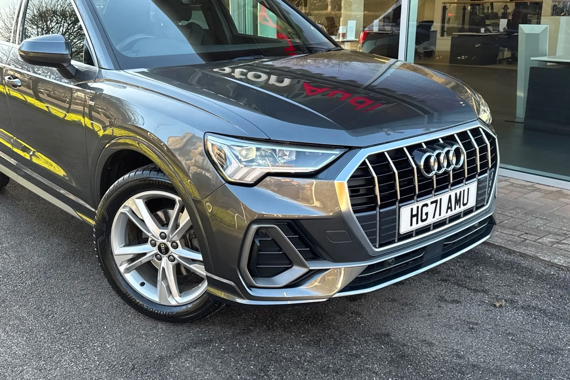 Audi Q3 thumbnail image number 15