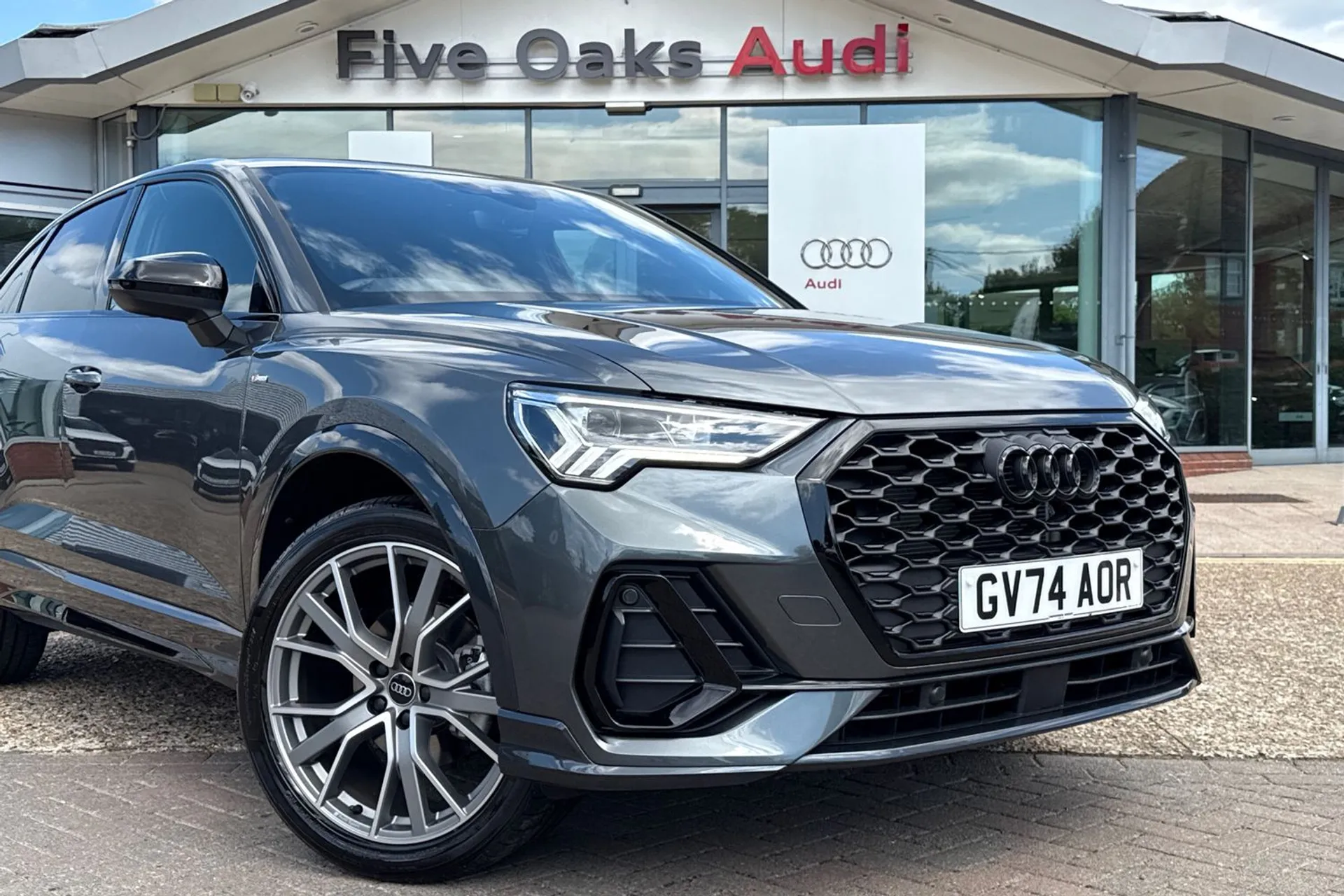 Audi Q3 thumbnail image number 22