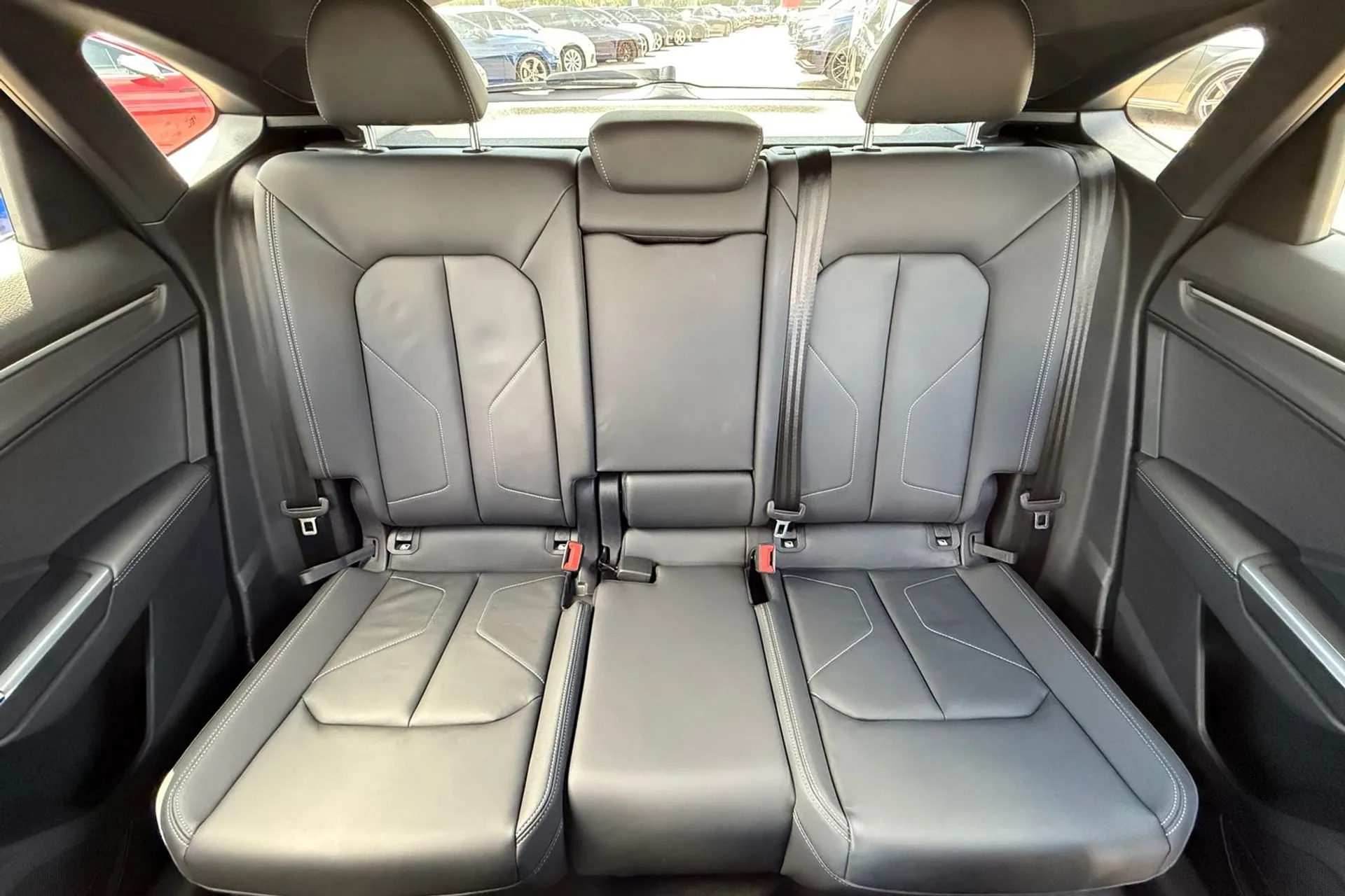 Audi Q3 thumbnail image number 7