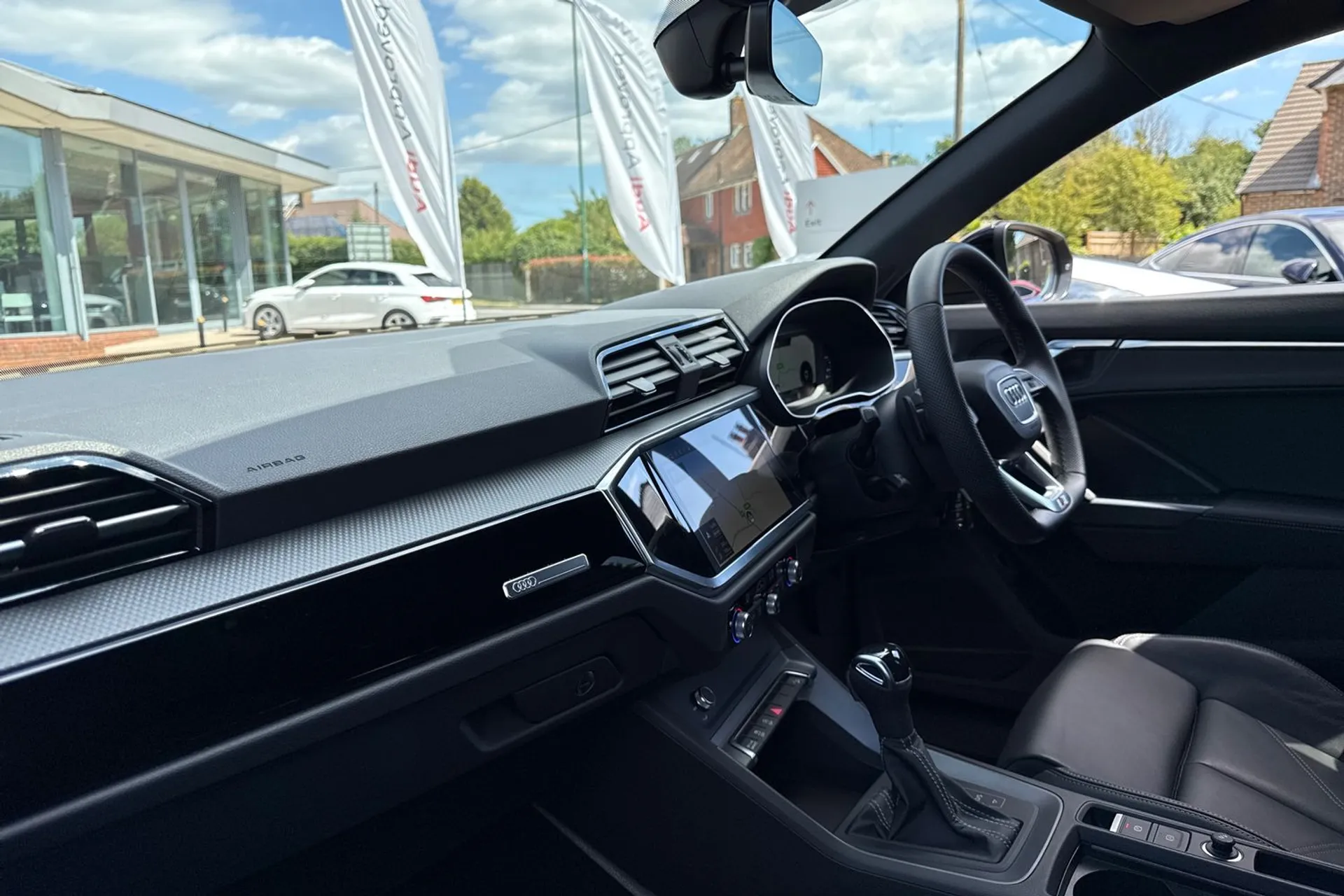 Audi Q3 thumbnail image number 27