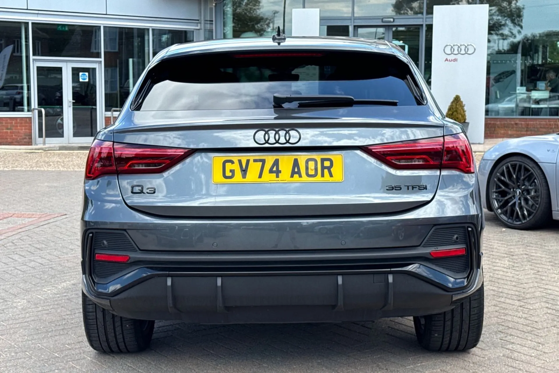 Audi Q3 thumbnail image number 5