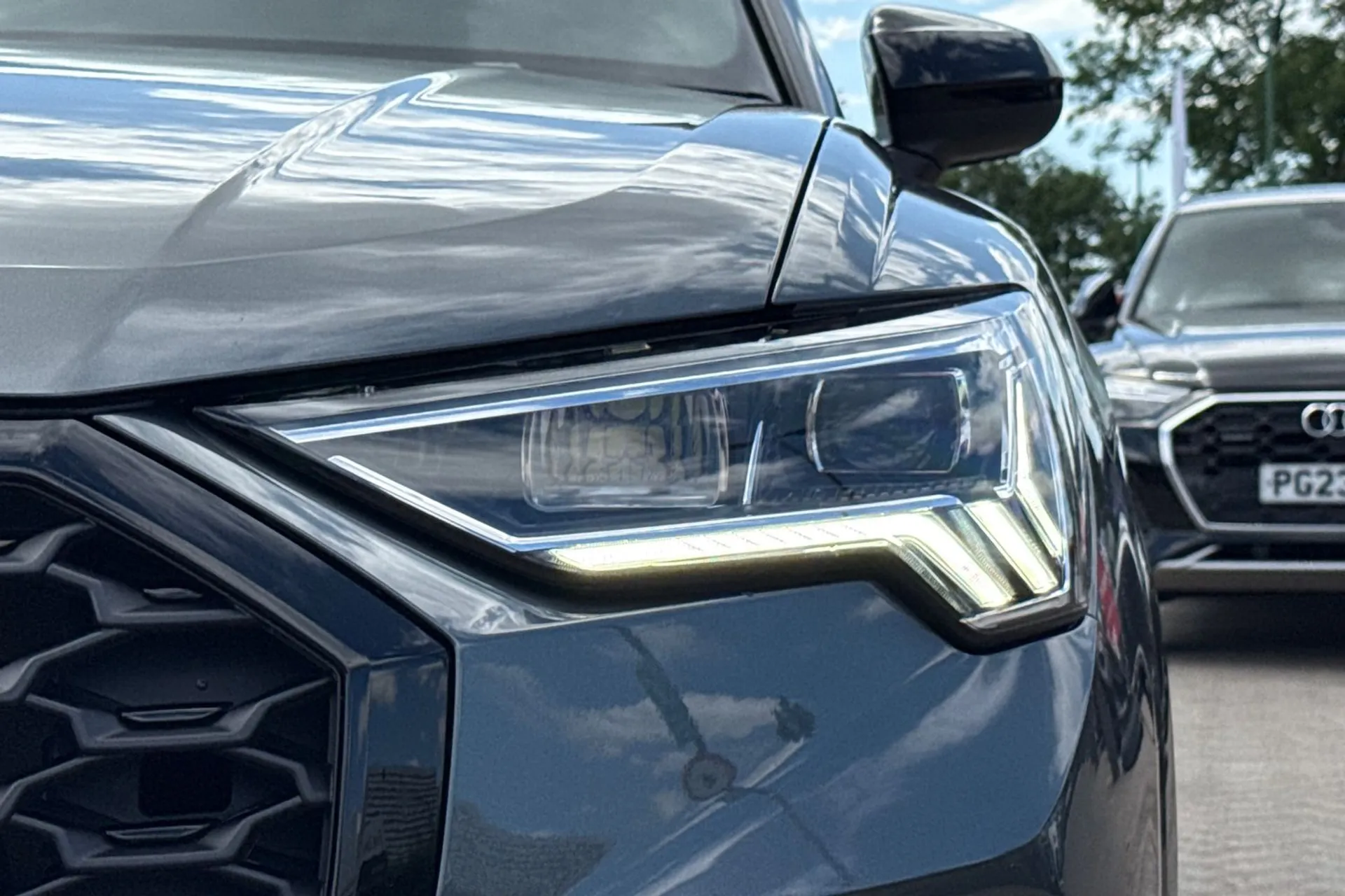 Audi Q3 thumbnail image number 46