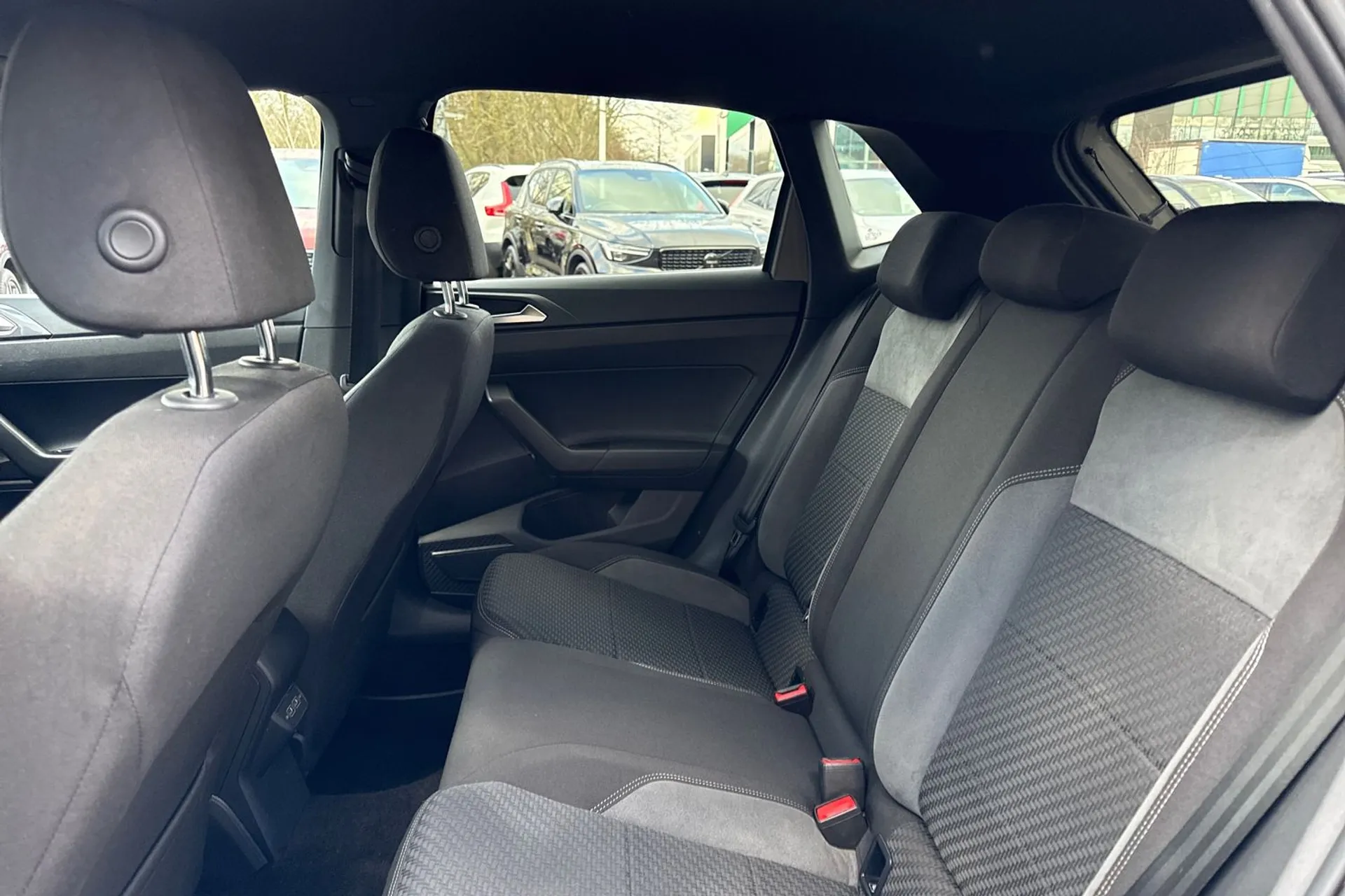 VOLKSWAGEN POLO thumbnail image number 29