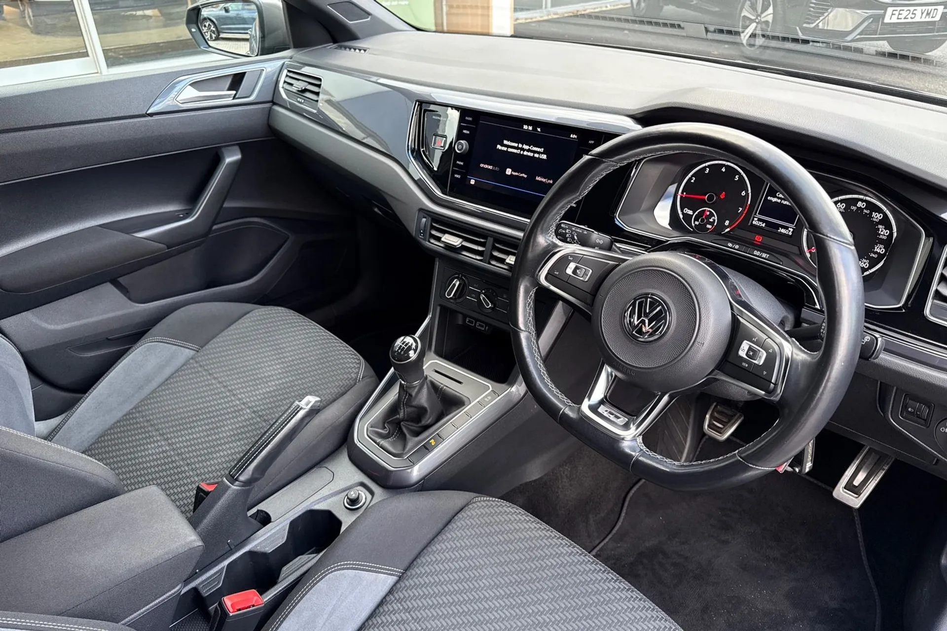 VOLKSWAGEN POLO thumbnail image number 25