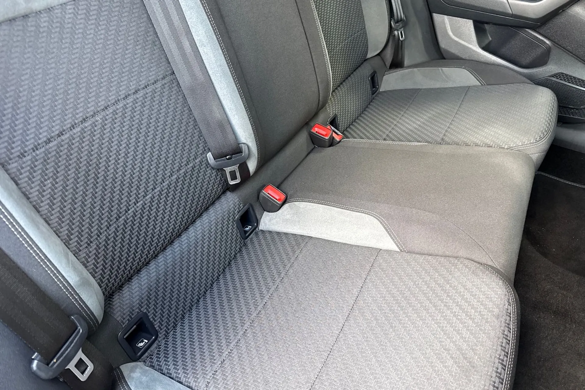 VOLKSWAGEN POLO thumbnail image number 24