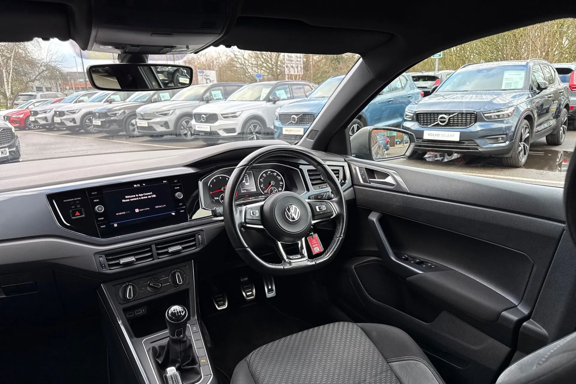 VOLKSWAGEN POLO thumbnail image number 32