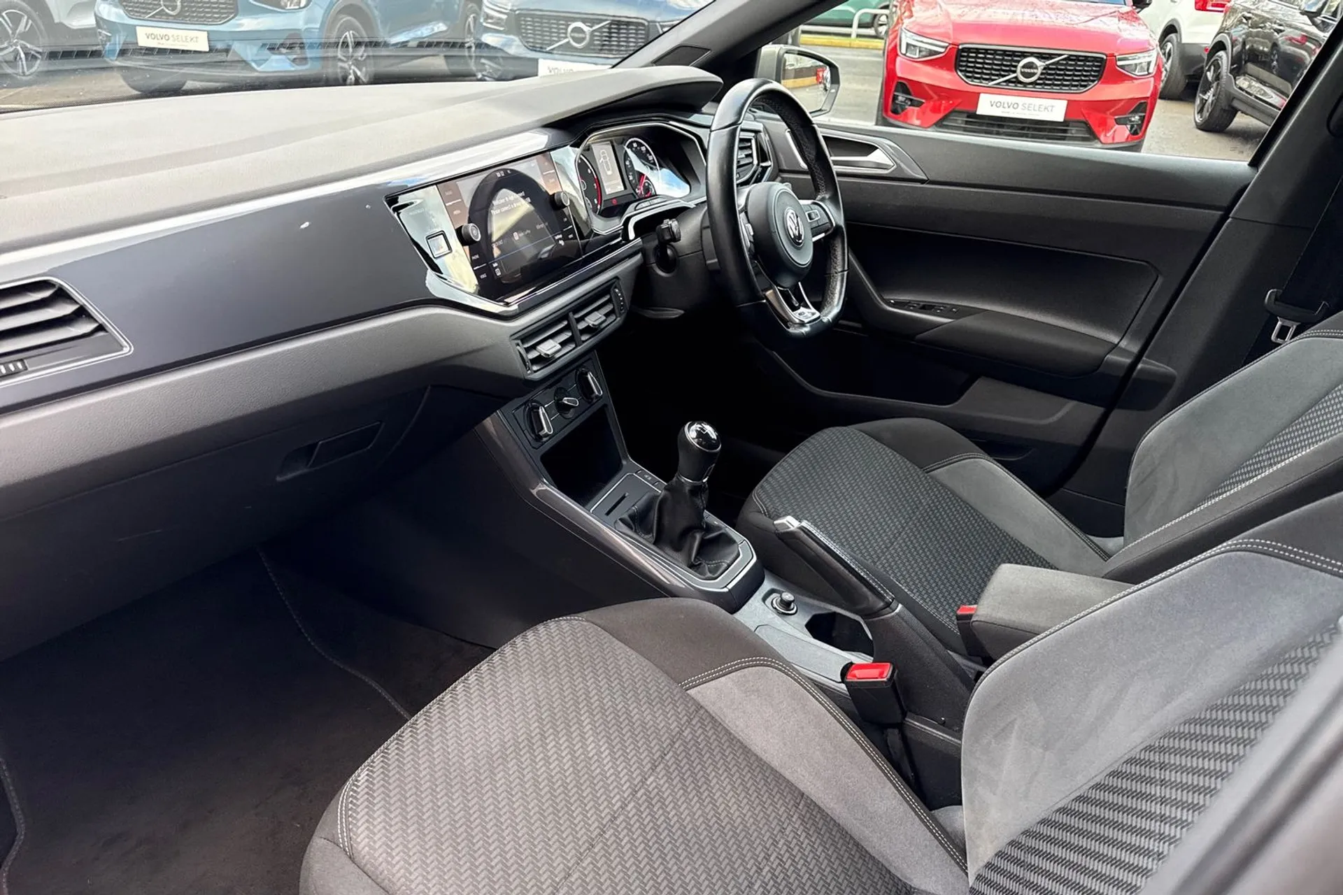 VOLKSWAGEN POLO thumbnail image number 26