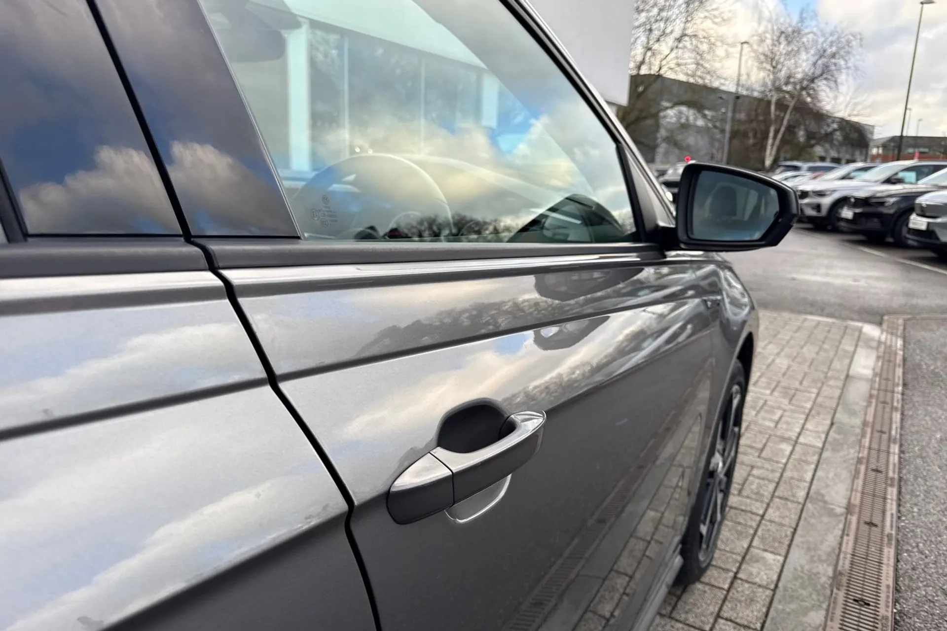 VOLKSWAGEN POLO thumbnail image number 16