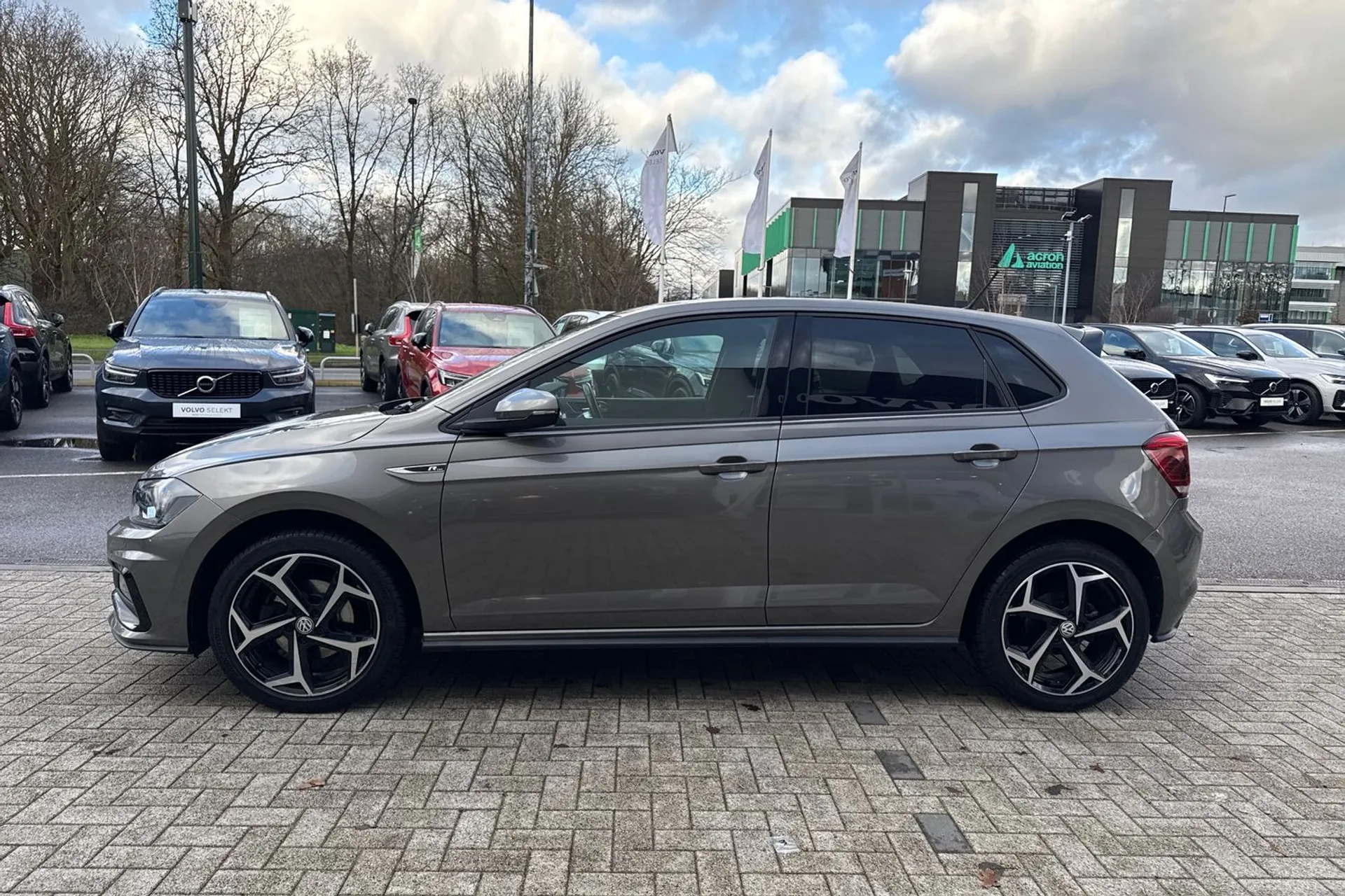 VOLKSWAGEN POLO thumbnail image number 10