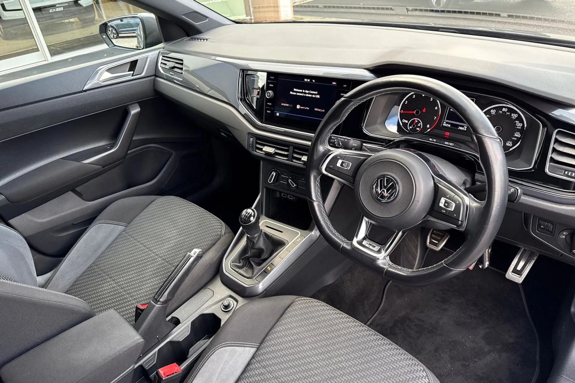 VOLKSWAGEN POLO thumbnail image number 5