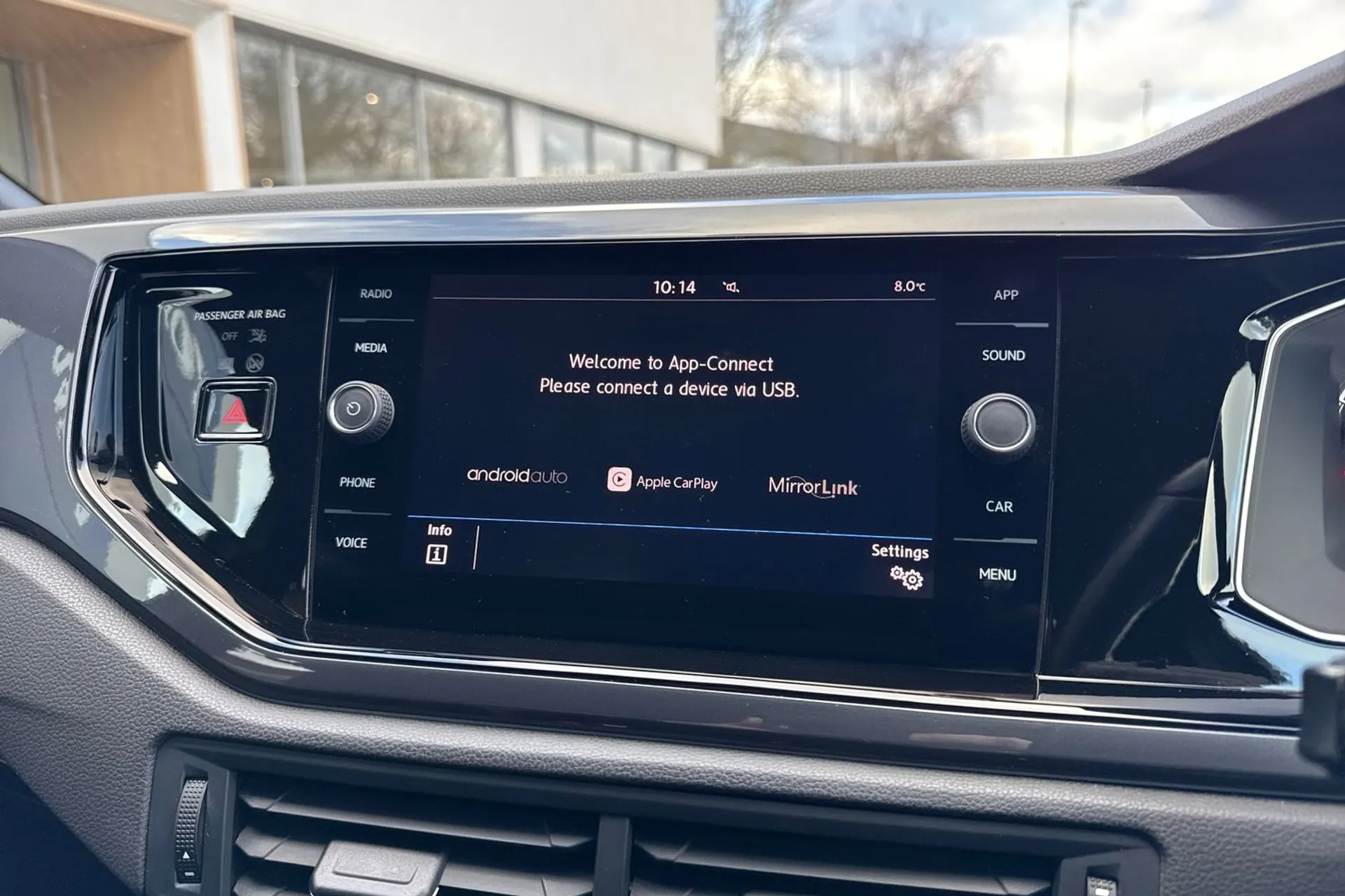 VOLKSWAGEN POLO thumbnail image number 37