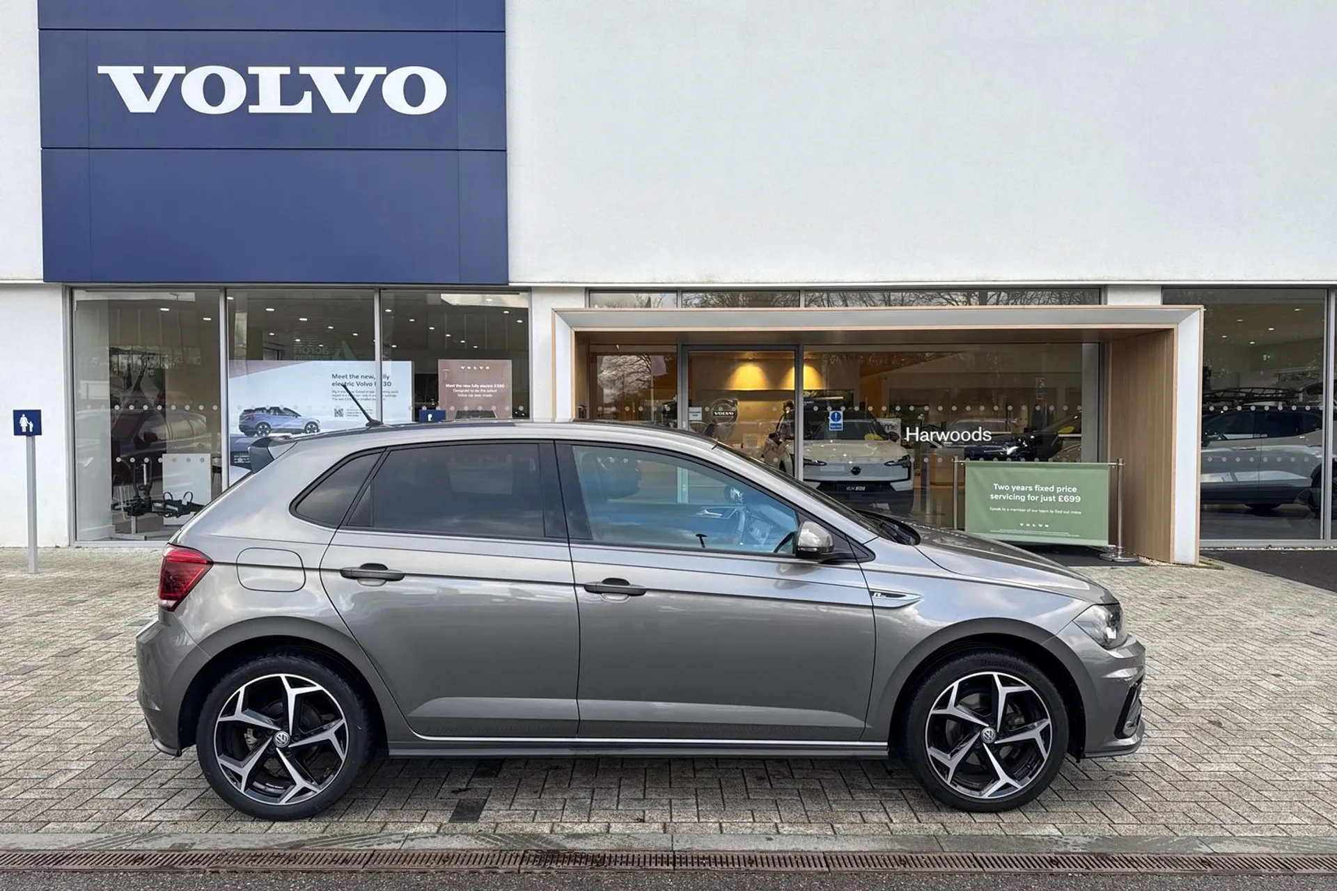 VOLKSWAGEN POLO thumbnail image number 2